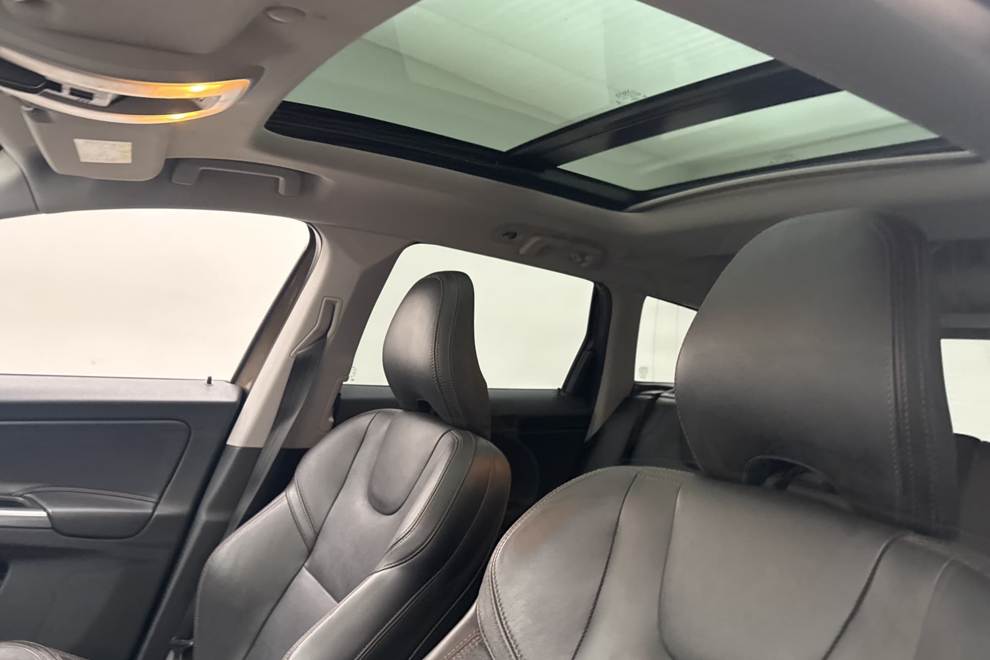 Volvo XC60 D5 AWD Summum Pano VOC Värmare Navi Skinn Drag