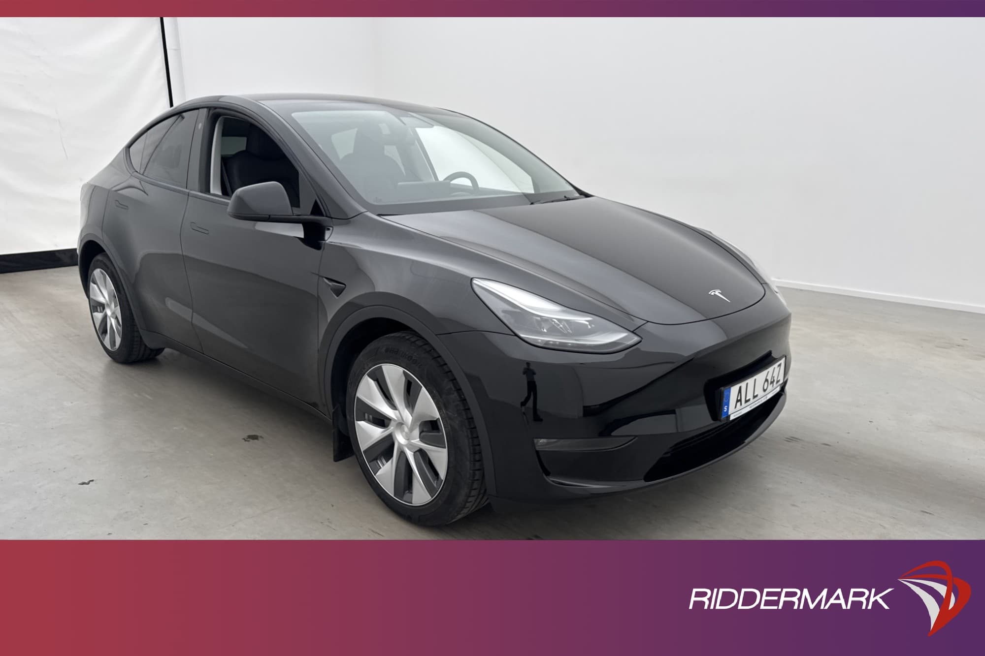 Tesla Model Y Long Range AWD Svensksåld Dragkrok AP