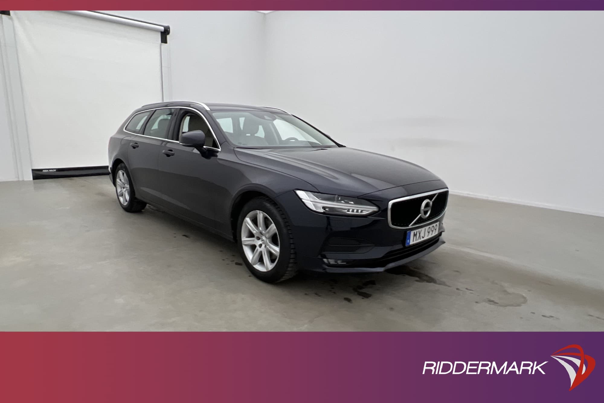 Volvo V90 D3 Momentum Värmare VOC Drag Skinn CarPlay