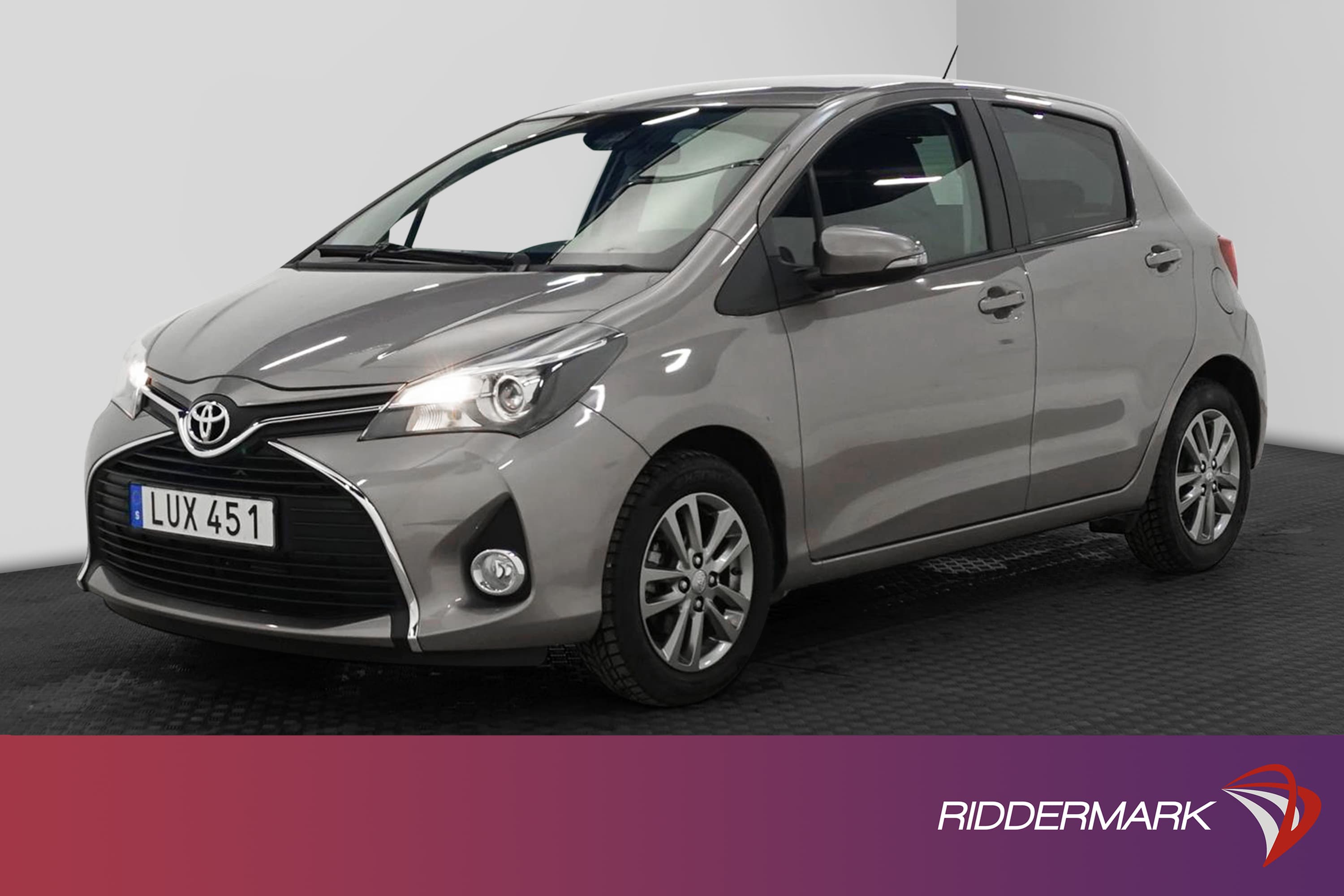 Toyota Yaris 1.33 99hk 1 Bruk B-Kamera 426kr Skatt 0,49L/mil