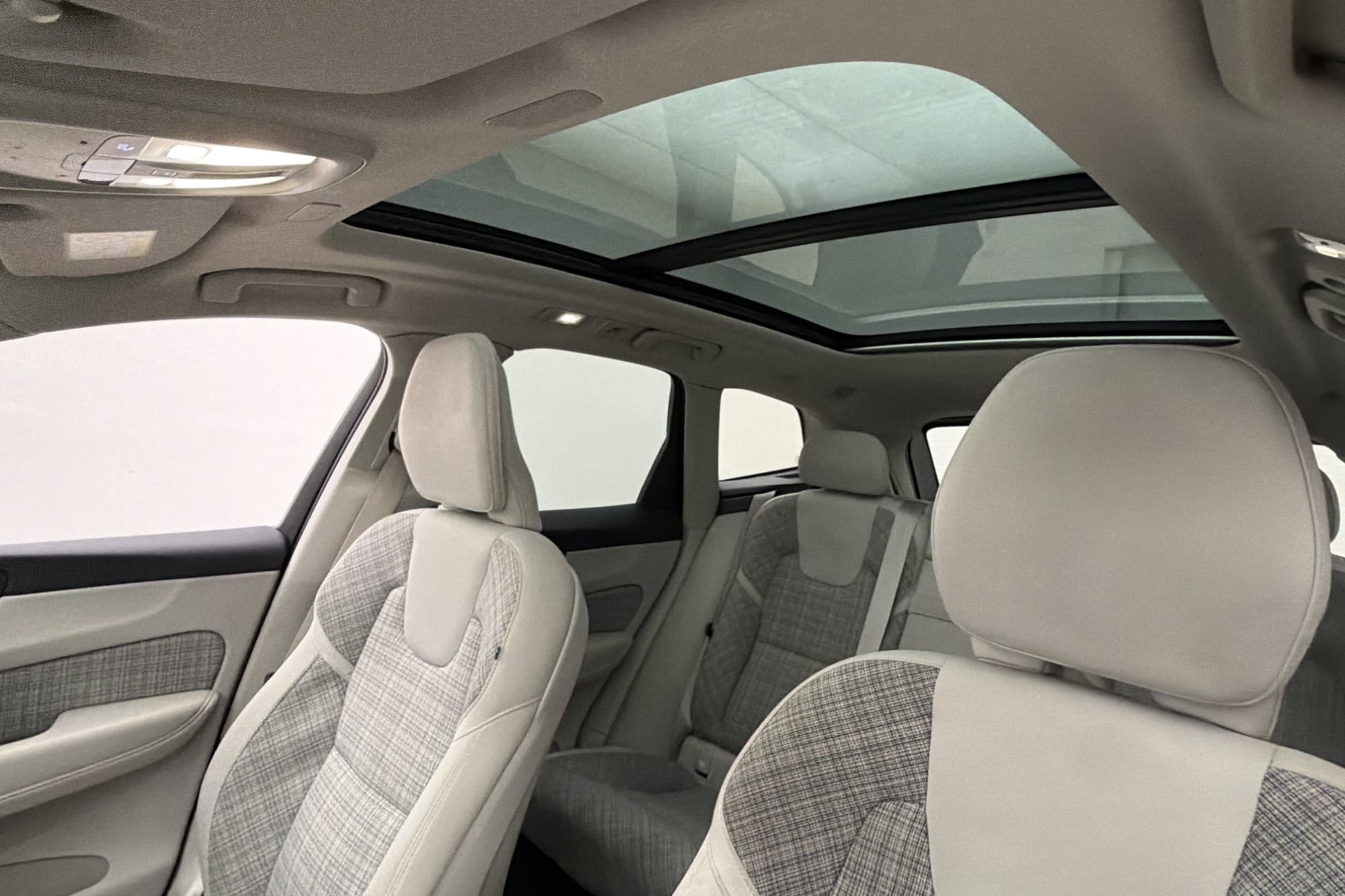 Volvo XC60 Recharge T6 AWD Värmare Pano Drag Kamera MOMS