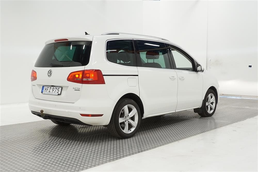 Volkswagen Sharan 140hk 4MOTION 7-Sits Värmare Panorama Dragexteriör