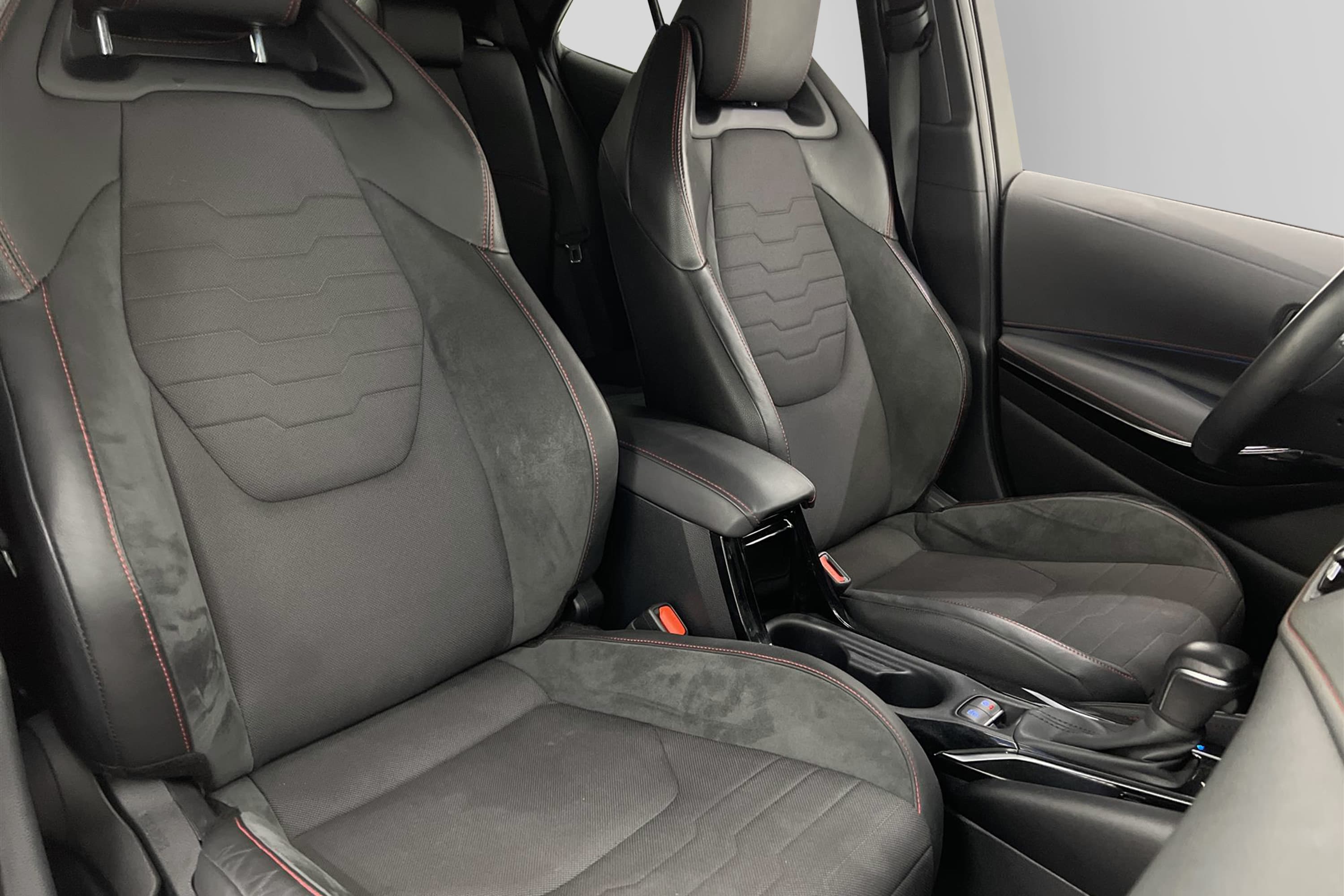 Toyota Corolla Hybrid e-CVT 122hk HUD B-Kamera Döda Vinkel 