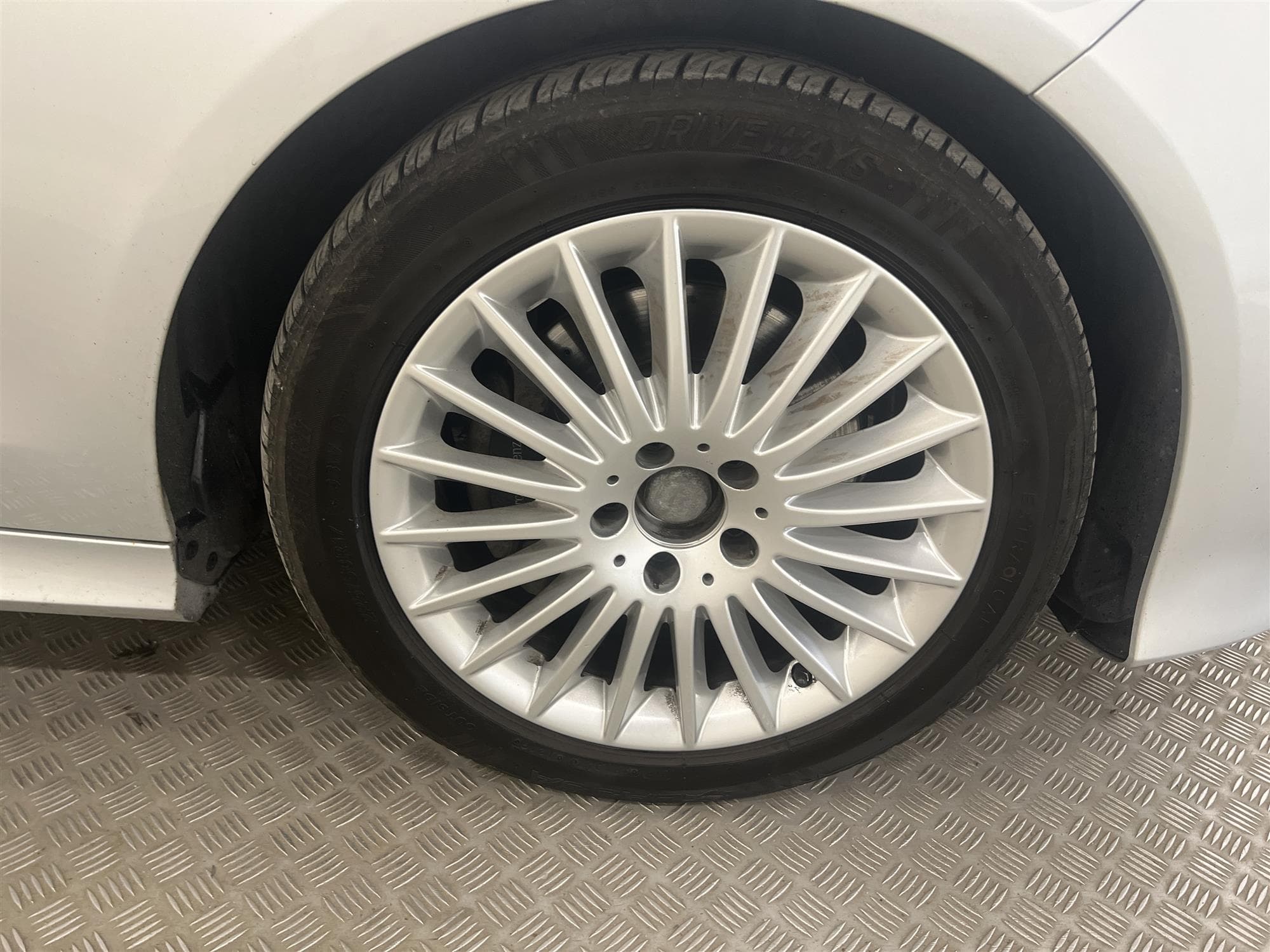 Mercedes-Benz E 220 4M 170hk AMG Harman/Kardon B-Kamera