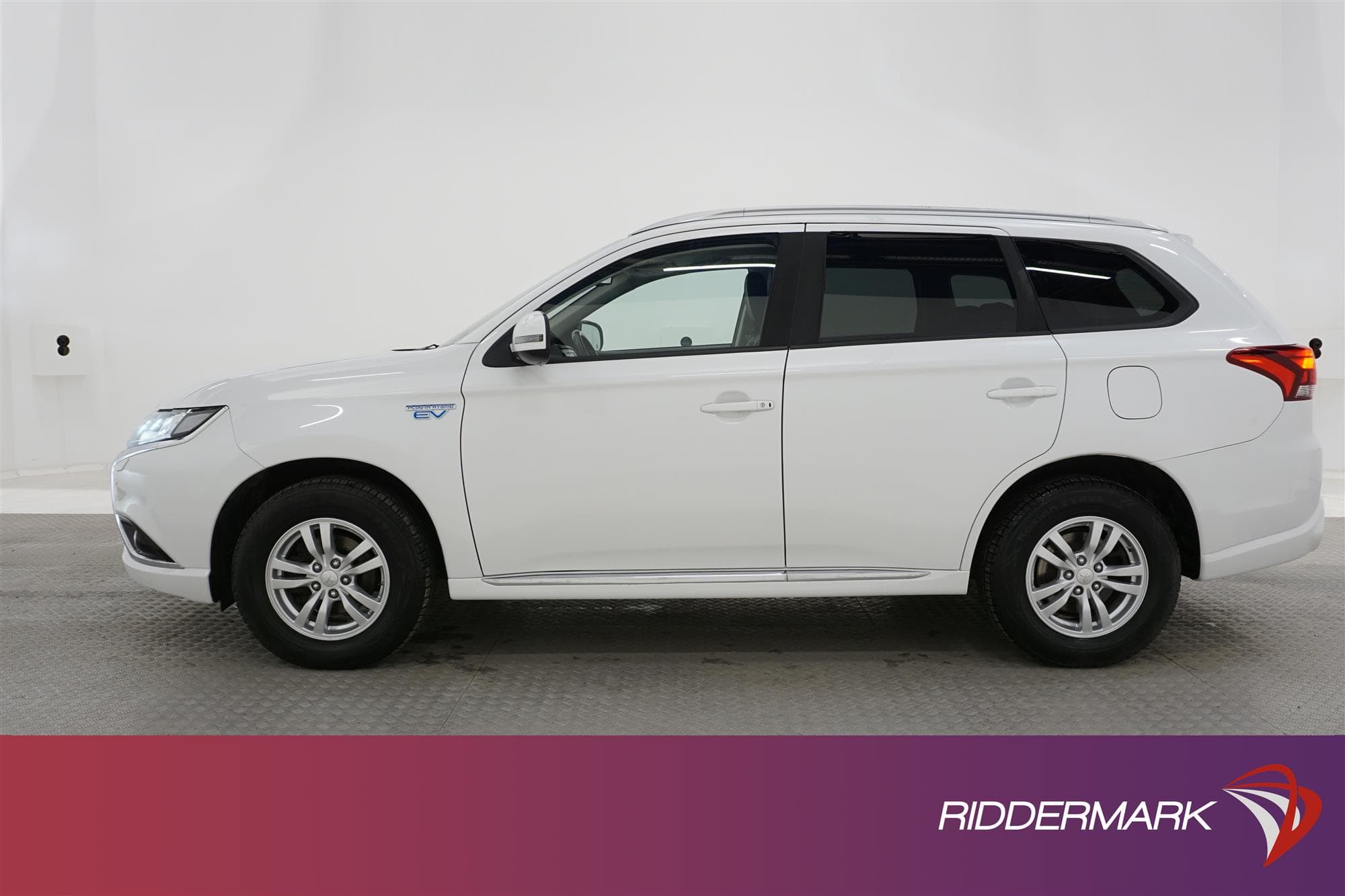 Mitsubishi Outlander PHEV 203hk Fleet edition Värmare Pdc 