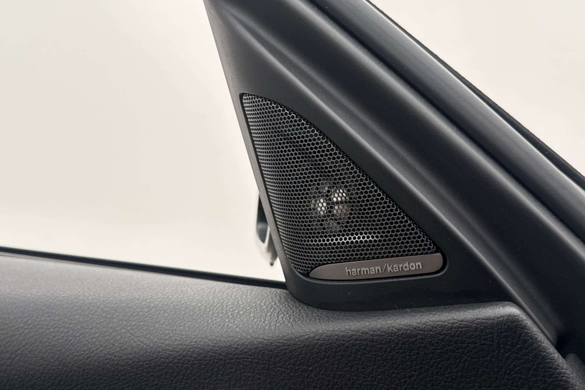 BMW 330 d xDrive Touring M Sport H/K HUD Kamera Navi Drag