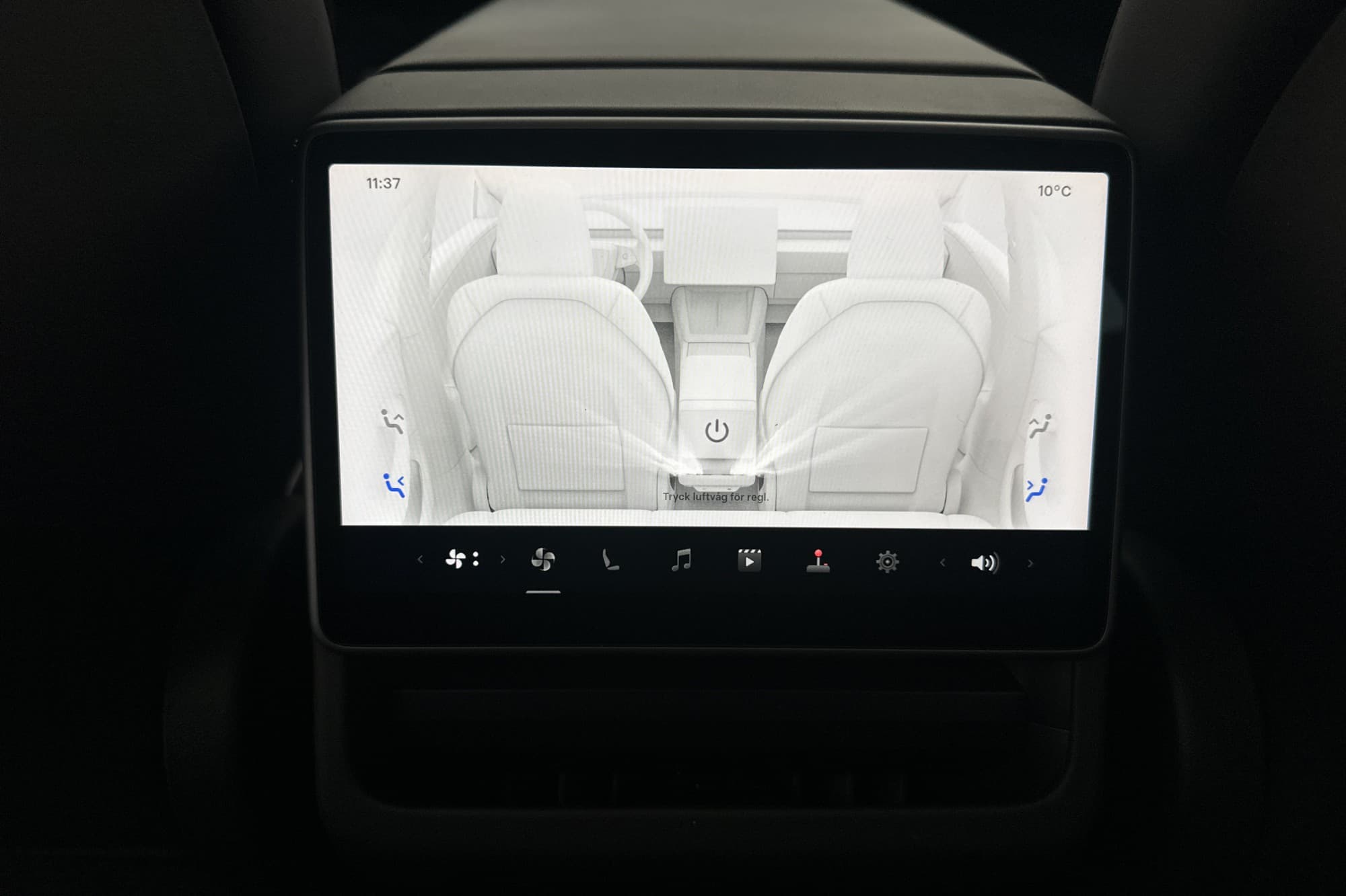 Tesla Model 3 Long Range AWD Sv-Såld Autopilot Pano Rattvärm