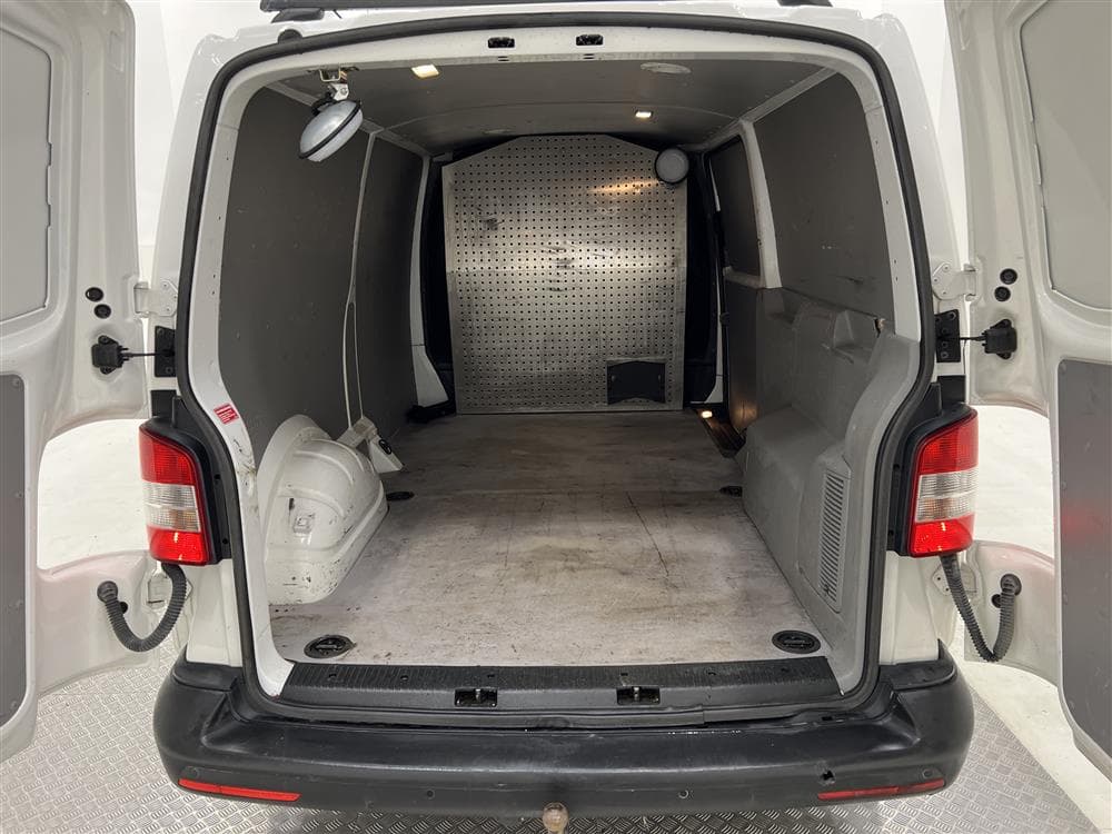 Volkswagen Transporter 2.0TDI 4Motion L2 140hk Värmare Drag interiör