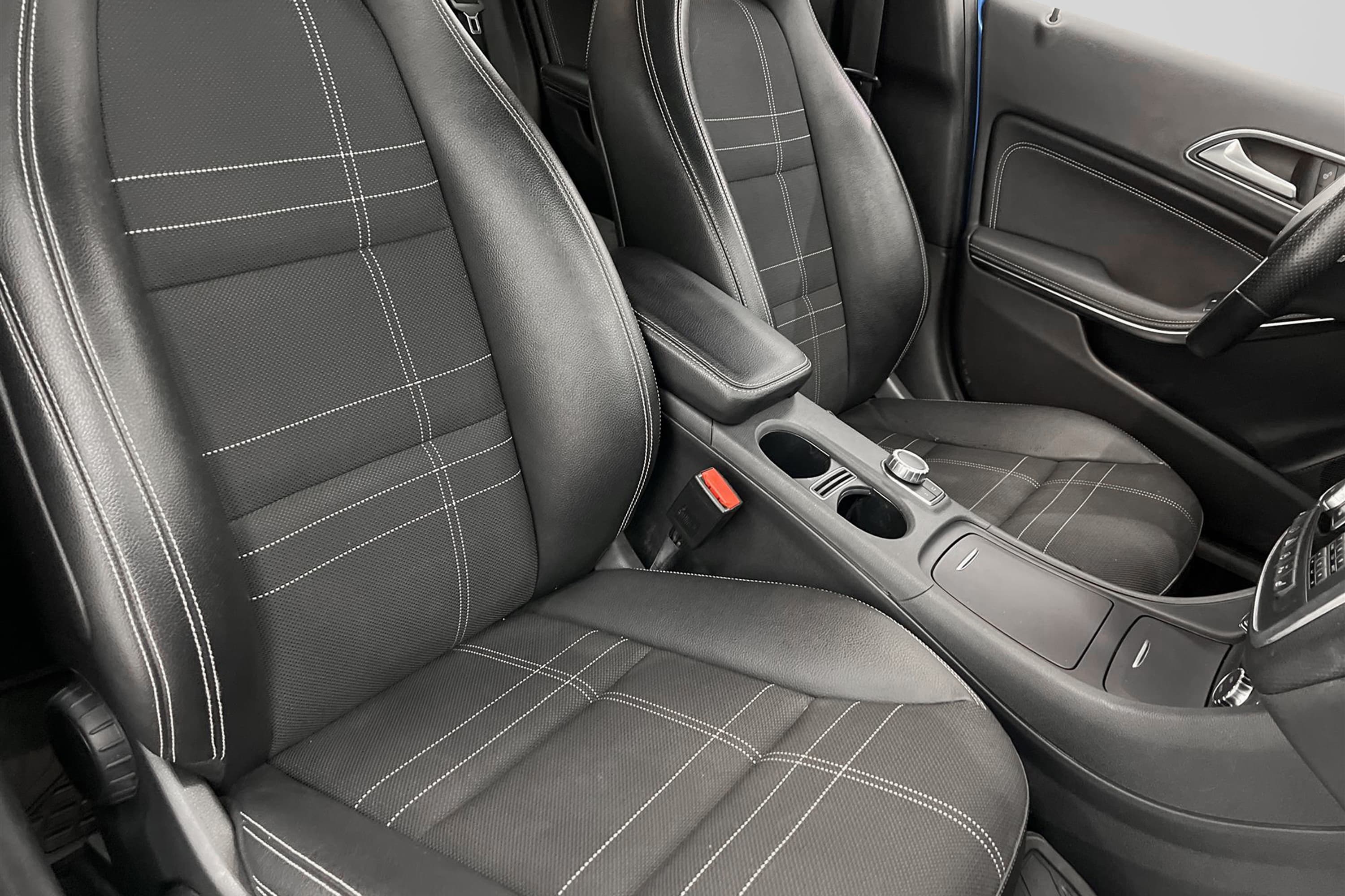 Mercedes-Benz A 180 122hk Navi Sensorer AMG-fälgar 0,54l/mil