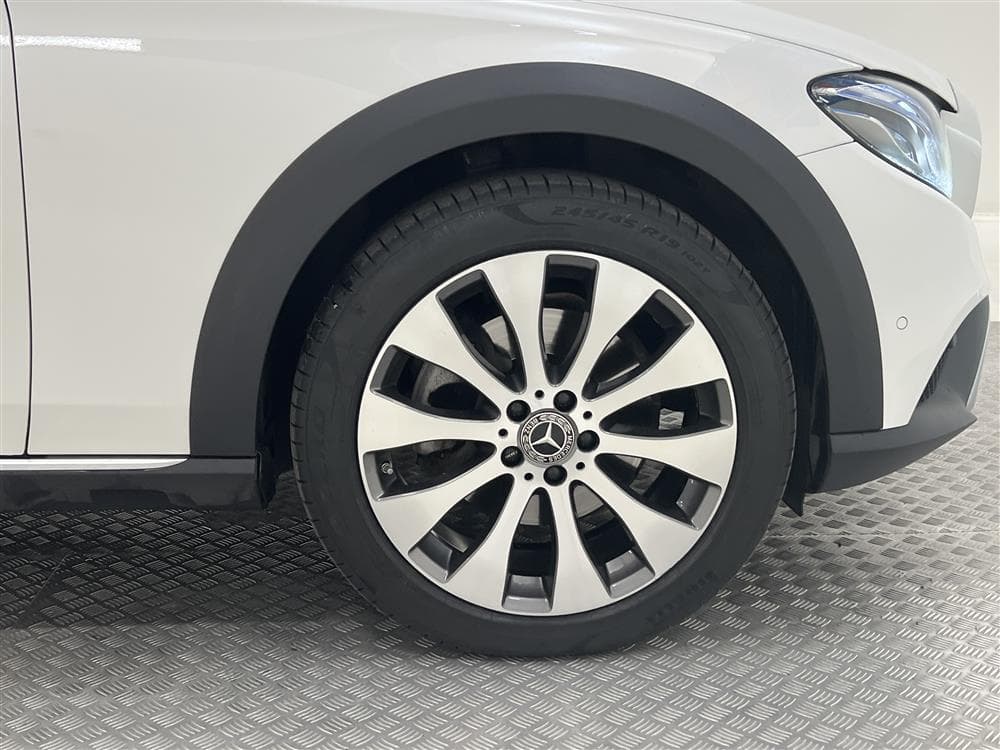 Mercedes-Benz E 220 d 4M All-T Burmester 360° Drag Värmareinteriör