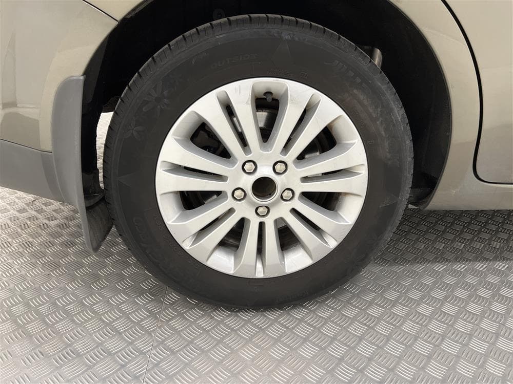 Ford S-MAX 2.0 TDCi 115hk 7 Sits Ny Kamrem 0,49L/mil interiör