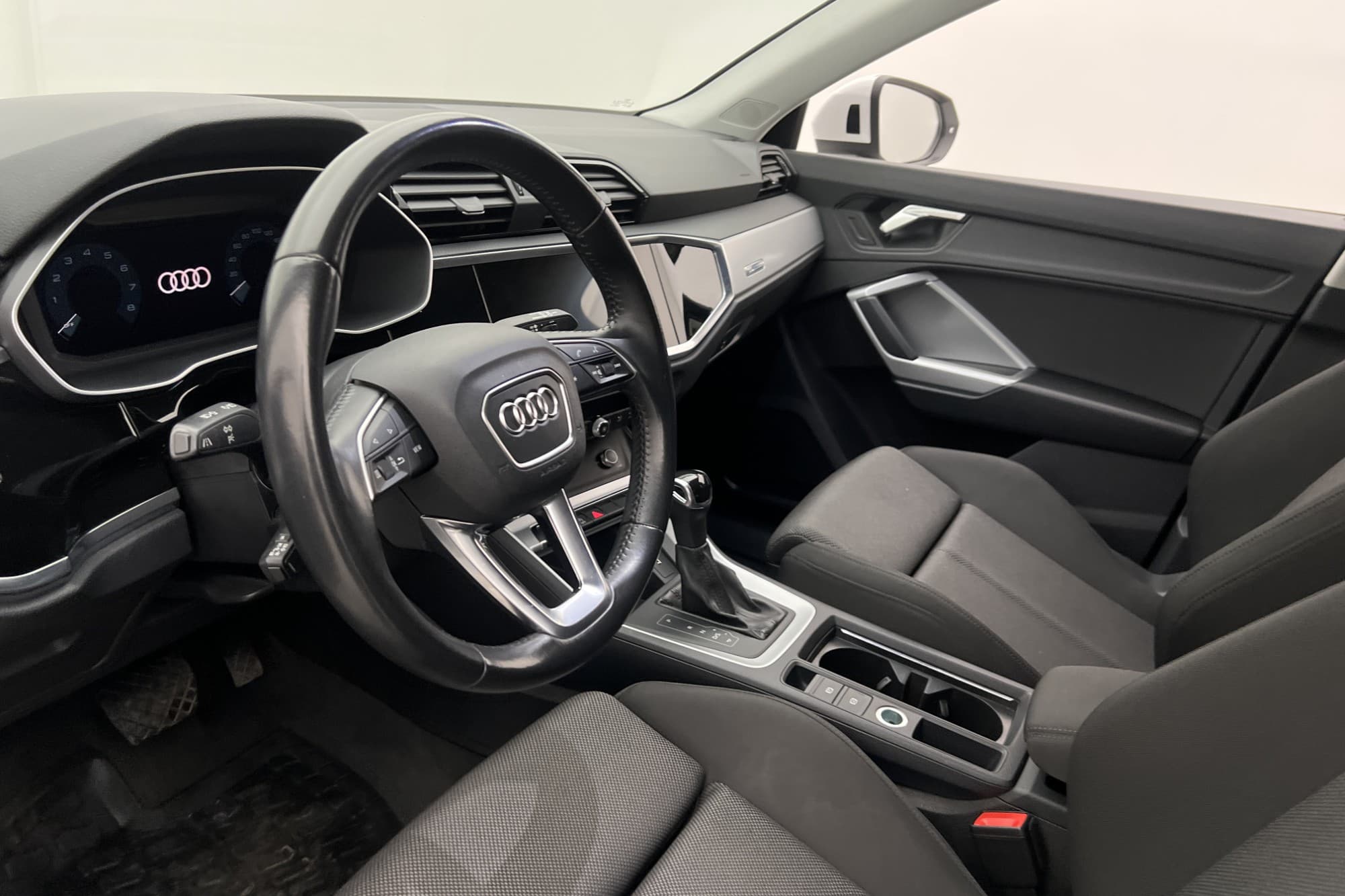 Audi Q3 35 TFSI 150hk Proline Advanced Cockpit Sensorer