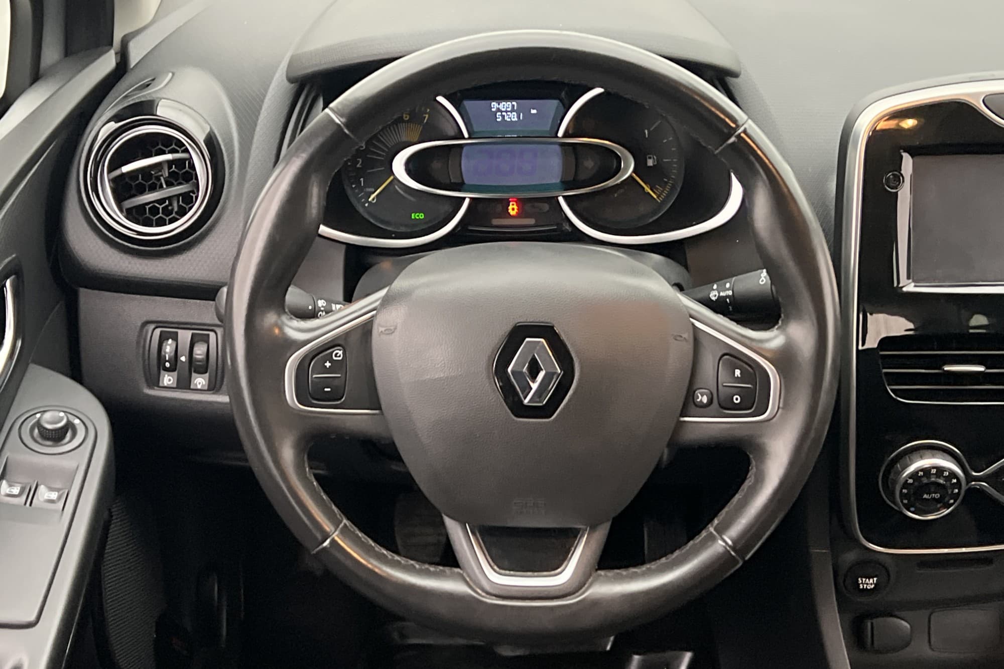 Renault Clio Sport Tourer 90hk Dynamique M-Värm GPS Sensorer