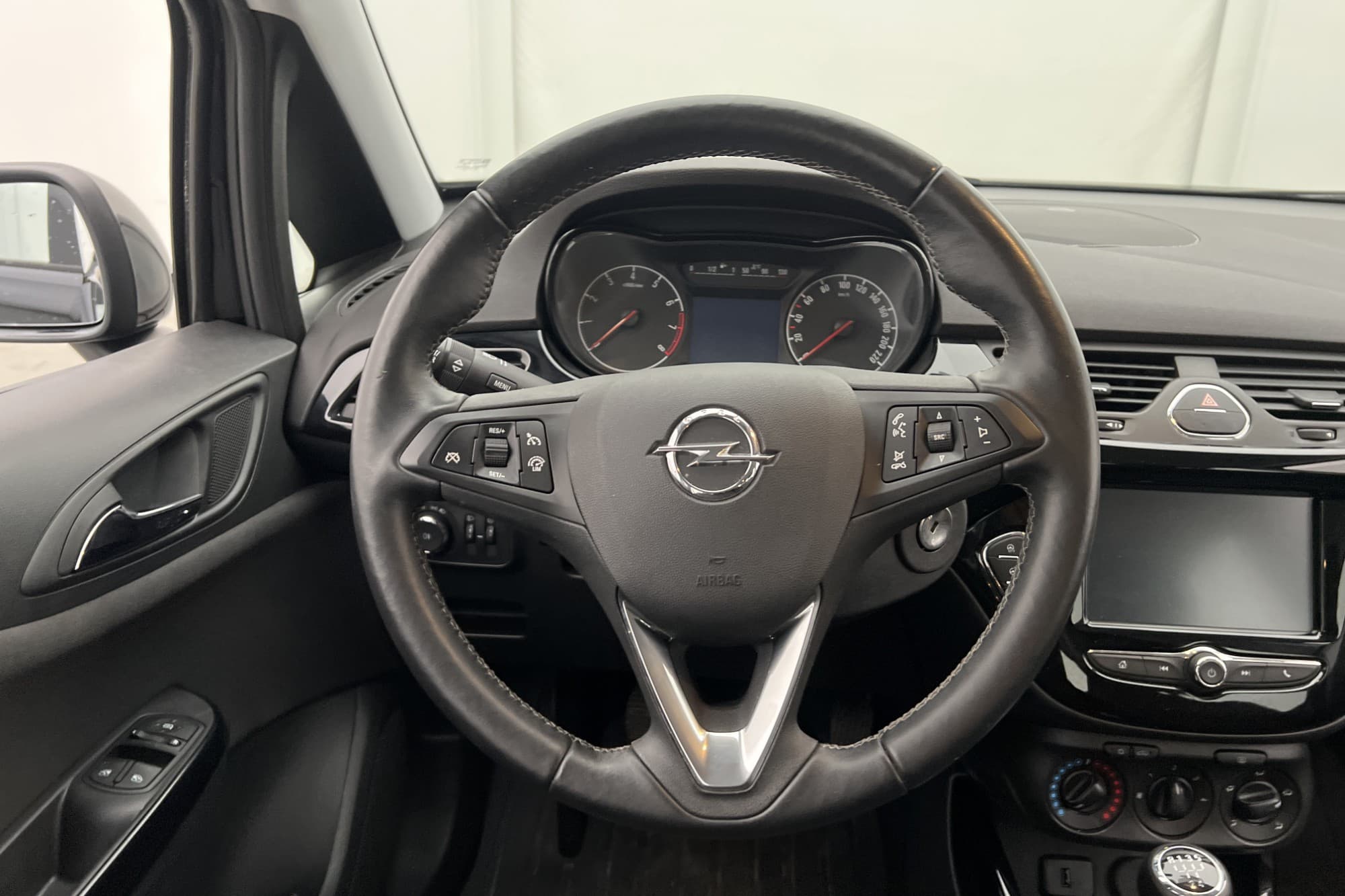 Opel Corsa 5-dörrar 1.4 90hk Rattvärme Bluetooth Farthållare