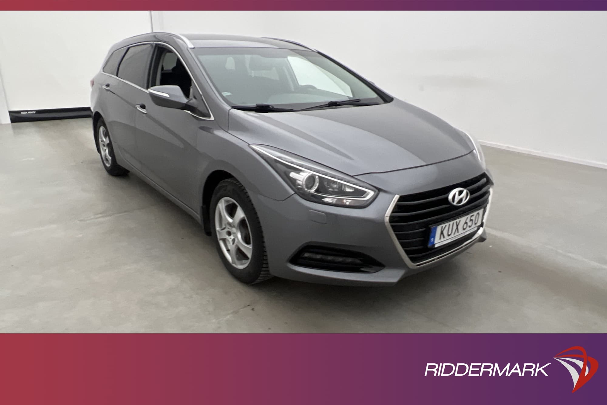Hyundai i40 141hk Comfort Plus M&K Värmare Kamera Drag Navi