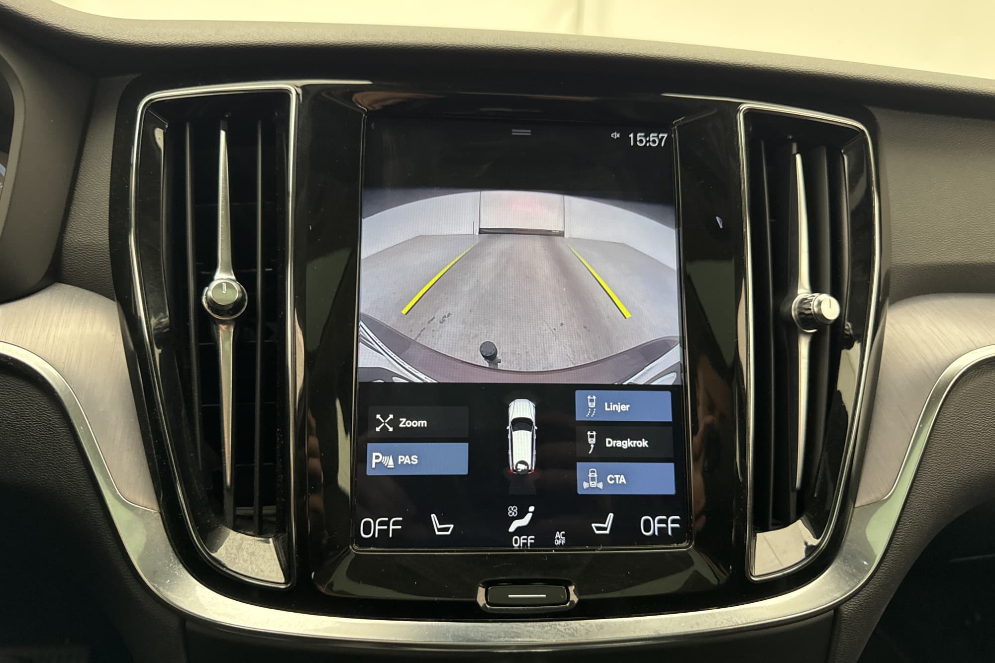 Volvo V60 T6 340hk AWD Momentum Pano Värm VOC Kamera Drag