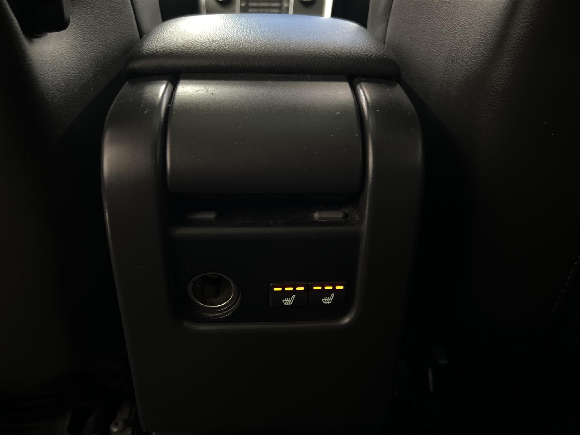 Volvo XC60 D4 AWD 163hk R Design Voc D-Värm Pano Navi BLIS