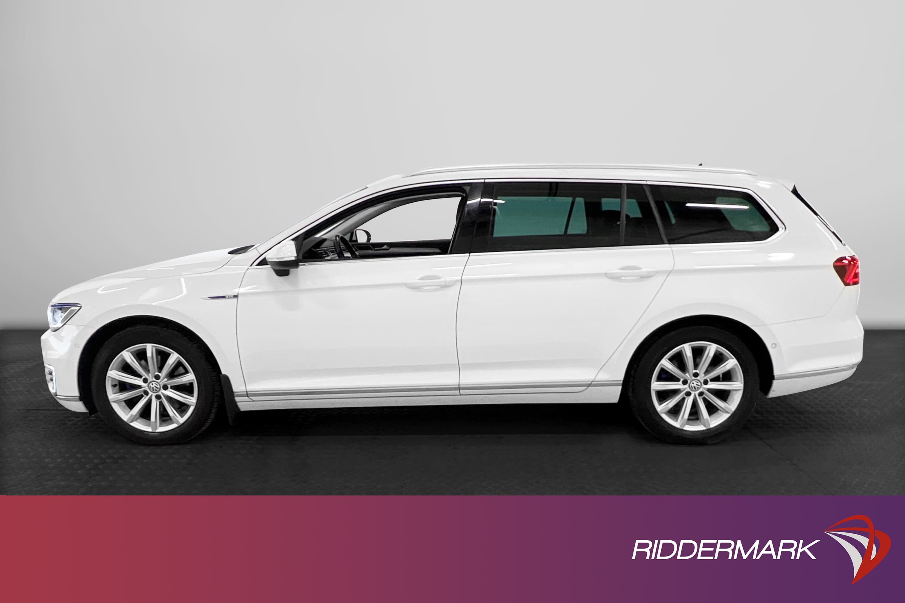 Volkswagen Passat GTE 218hk