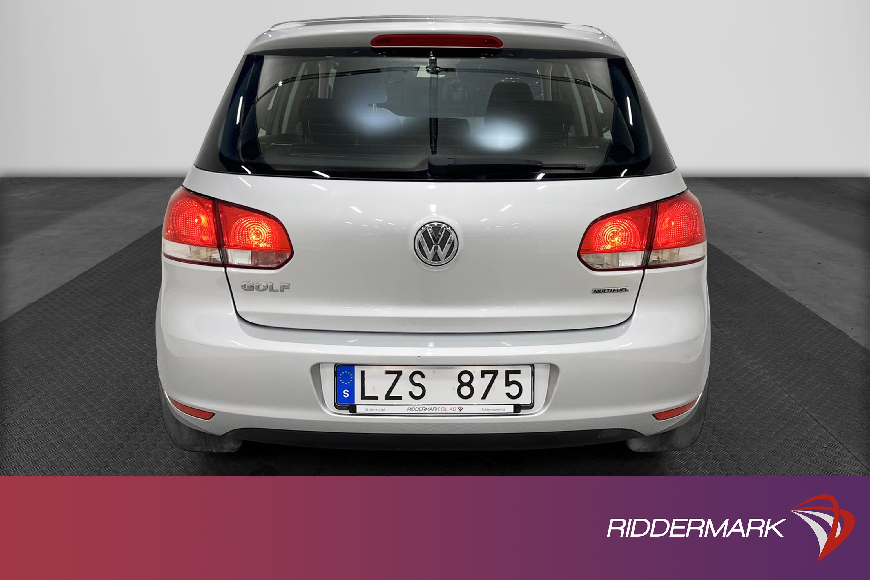 Volkswagen Golf 1.6 102hk