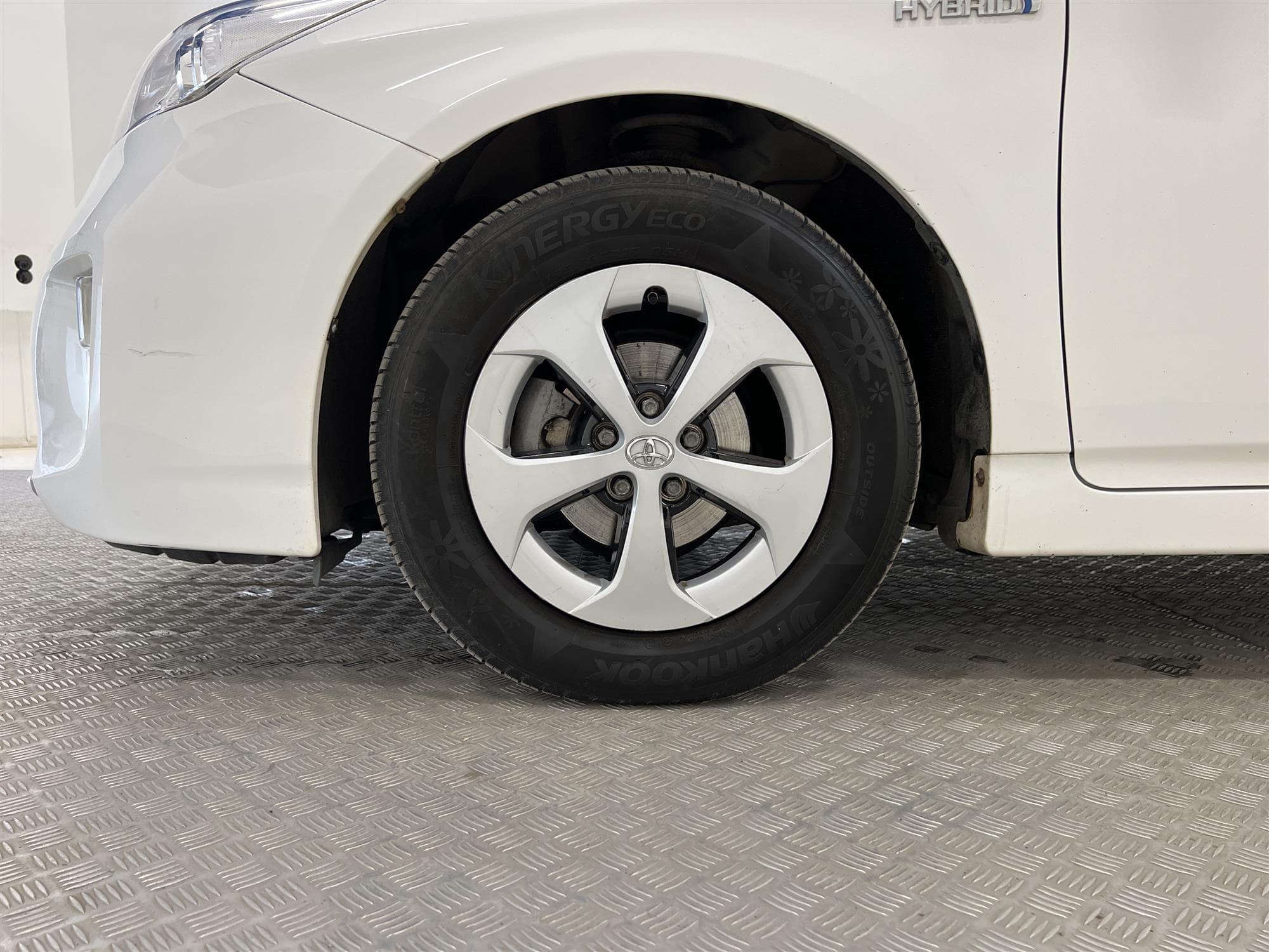 Toyota Prius Hybrid CVT 136hk B-Kamera 360kr Skatt 0,39L/mil
