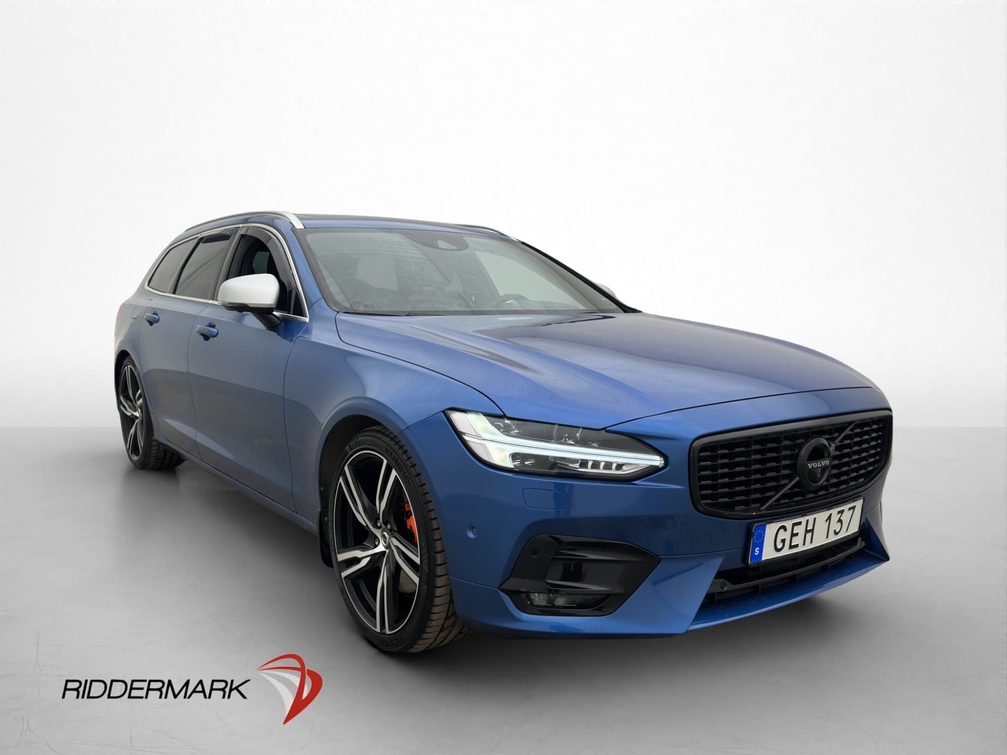 Volvo V90 T4 190hk R-Design Pano 360° Värmare Drag Navi BLIS