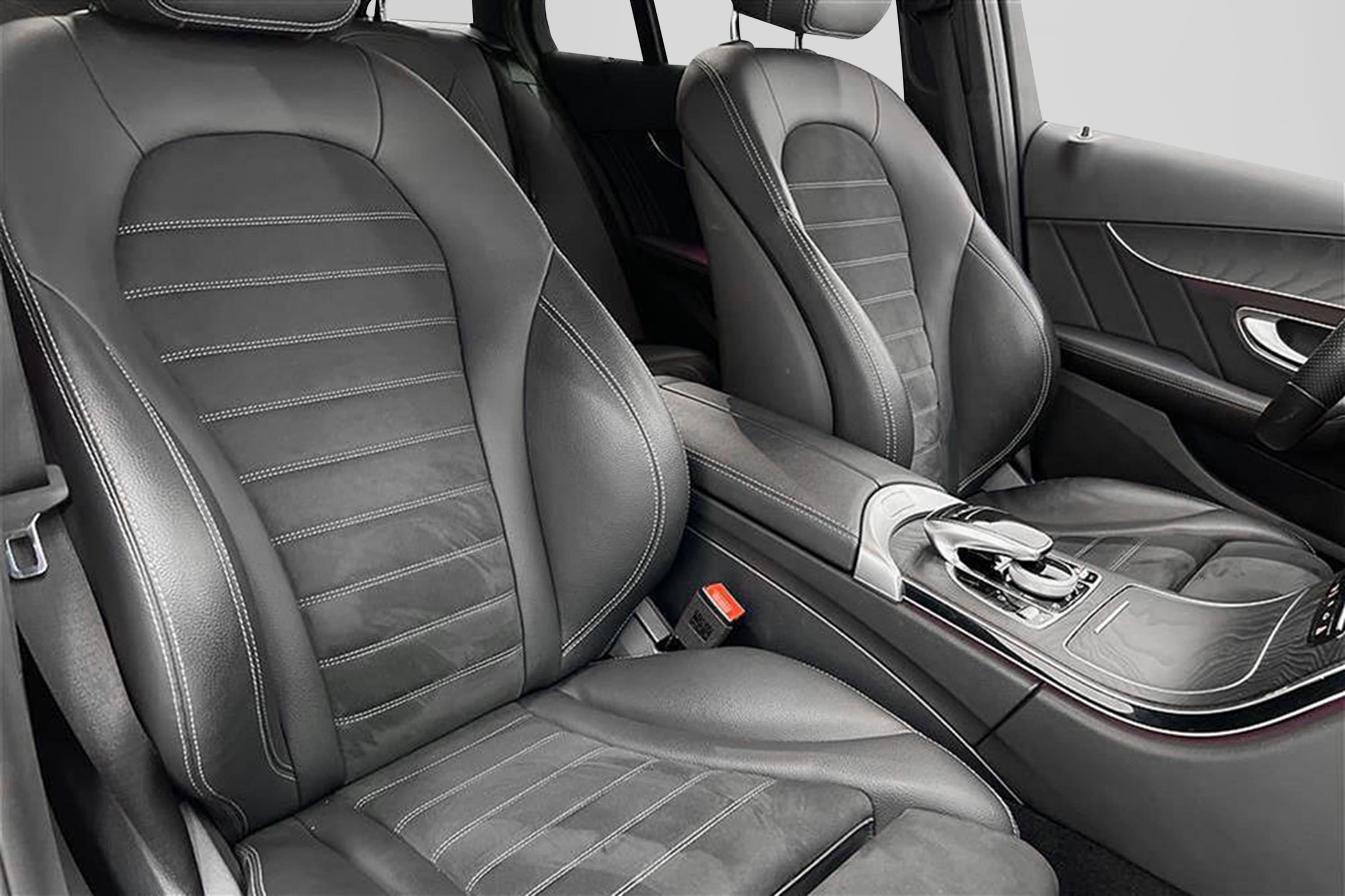 Mercedes-Benz C 220d 194hk AMG Cockpit B-Kamera Naviinteriör
