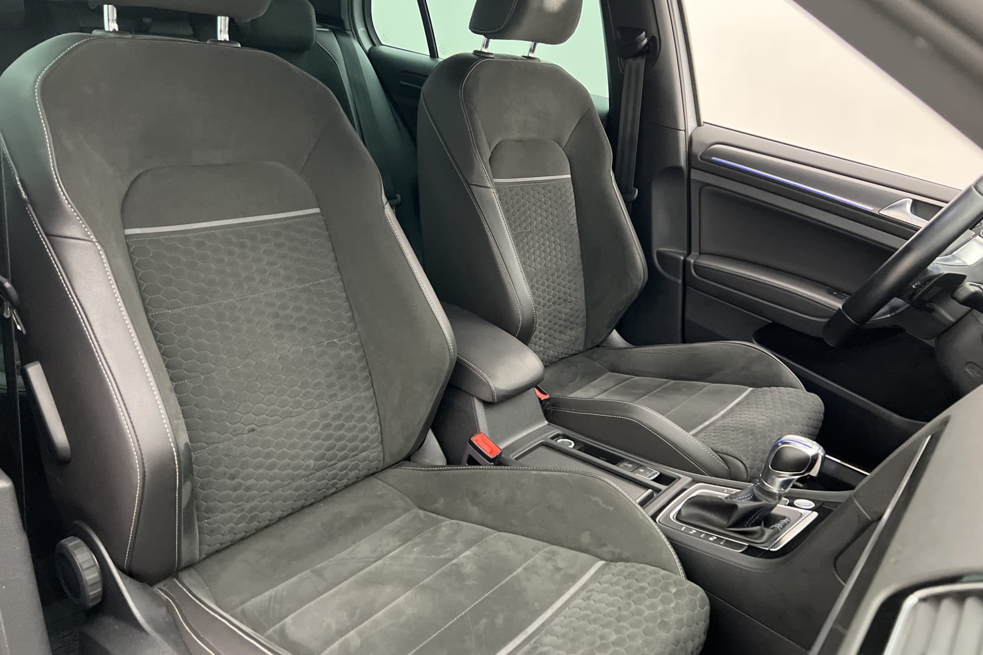 Volkswagen Golf GTE Cockpit Kamera Drag Halvskinn CarPlay