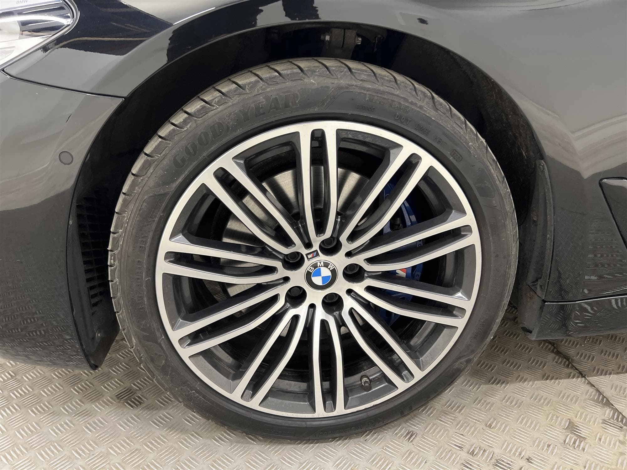 BMW 530i xDrive 252hk M Sport 360 Drag Display Key 