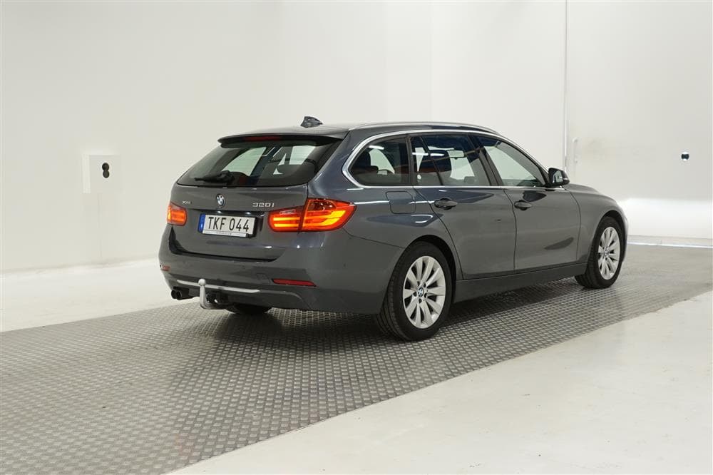 BMW 328i xDrive Touring