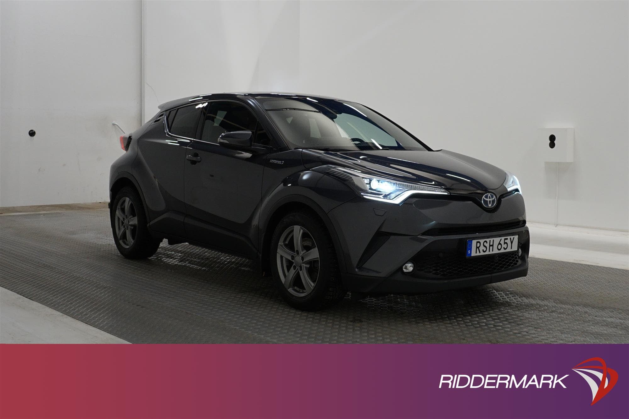Toyota C-HR Hybrid CVT 122hk Executive JBL Skinn B-Kamera