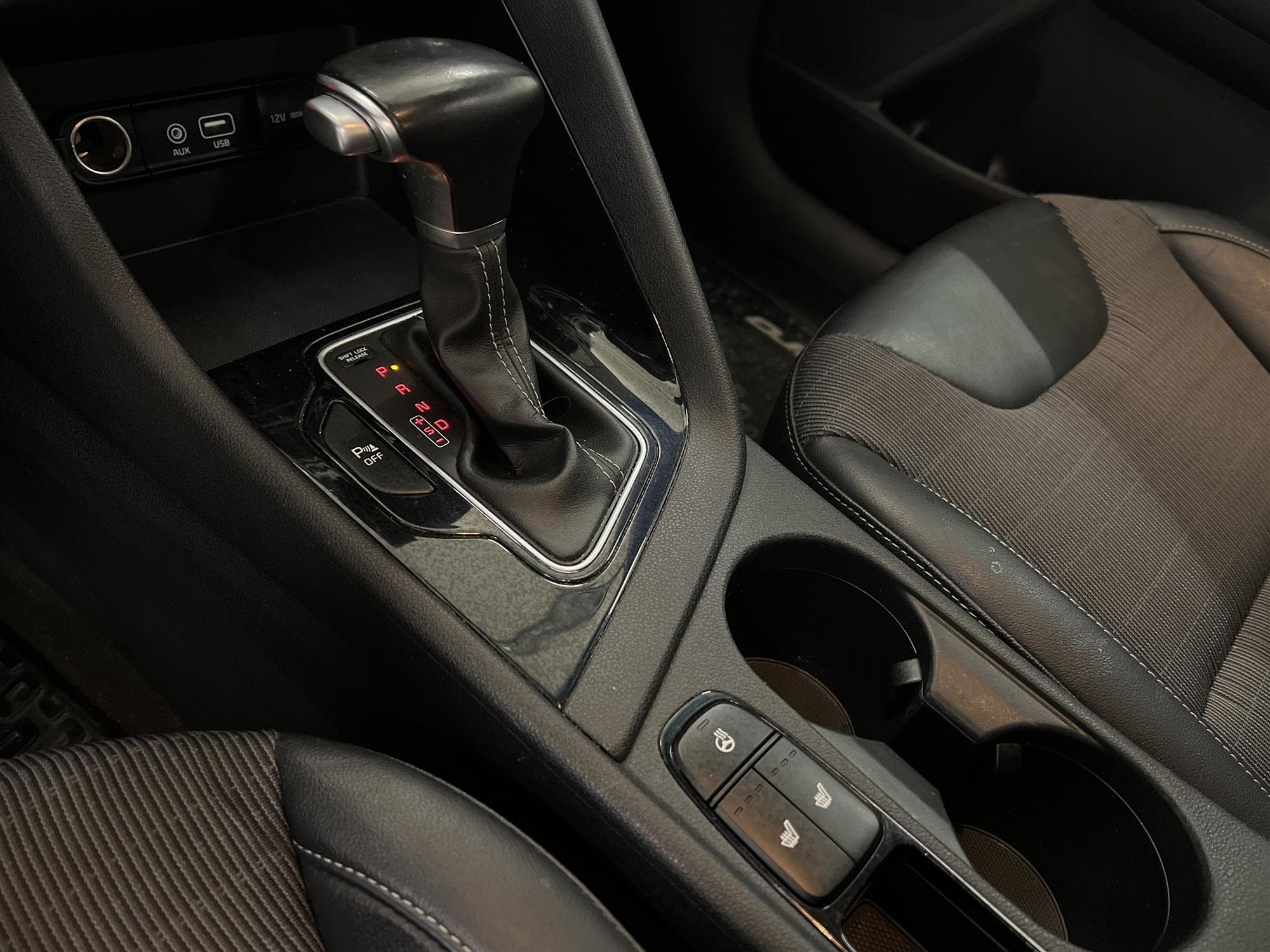 Kia Niro Hybrid 141hk M&K-Värmare Navi B-Kamera Carplay
