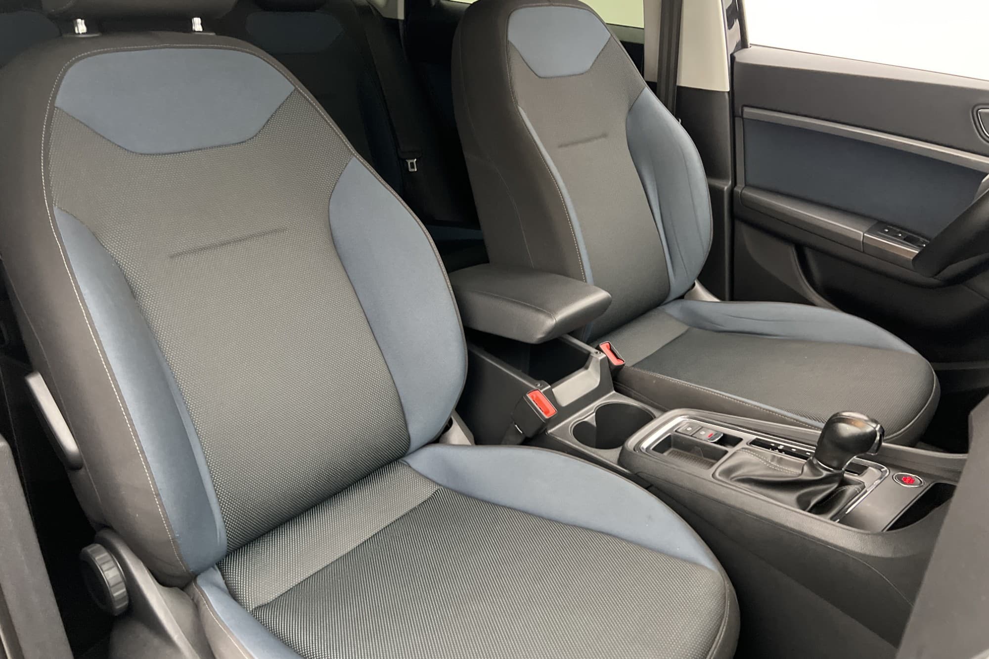 SEAT Ateca TSI 150hk Style P-Värm Kamera Navi CarPlay Drag