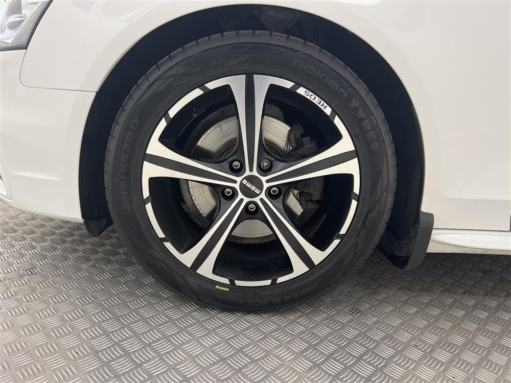 Audi A4 2.0 TDI 190hk Quattro S-Line D-Värm Drag 0,52l/milinteriör
