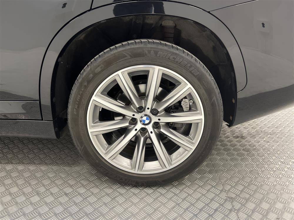 BMW X1 xDrive 20d 190hk M-Sport B-kamera HiFi Navi HUD interiör