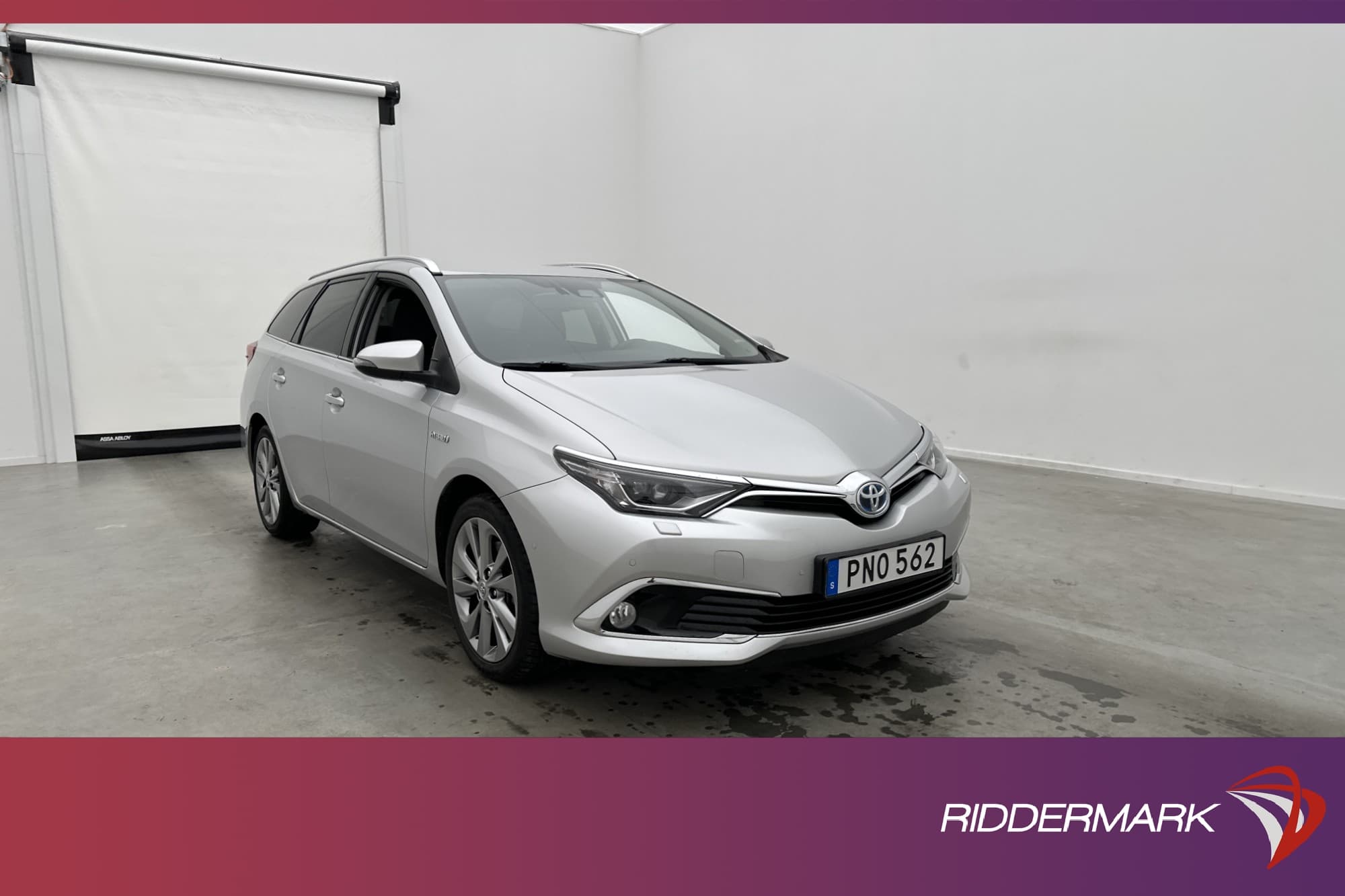 Toyota Auris Touring Hybrid 136hk