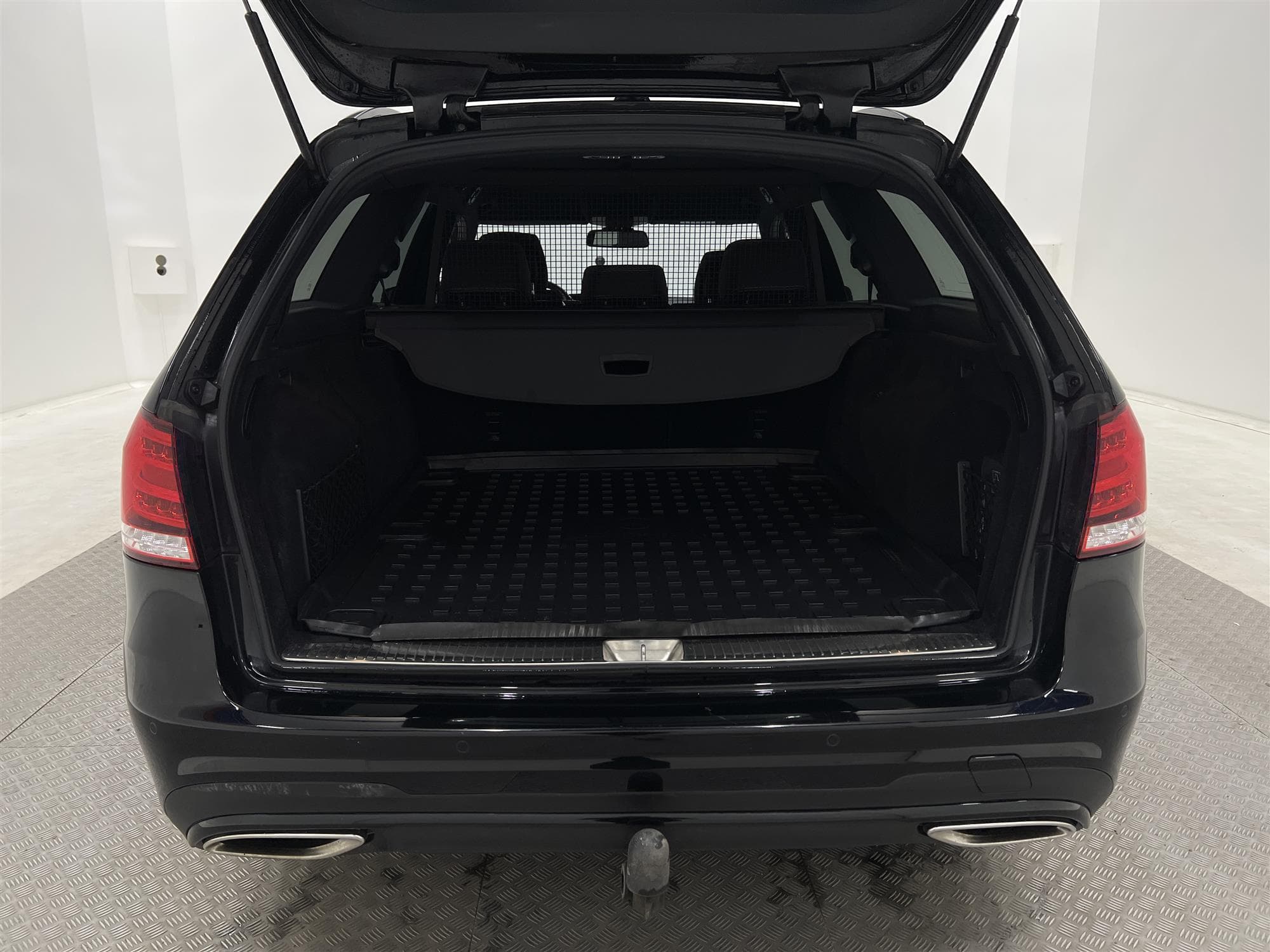 Mercedes-Benz E 220 T 170hk AMG Sport Navi Drag 0,48l/mil