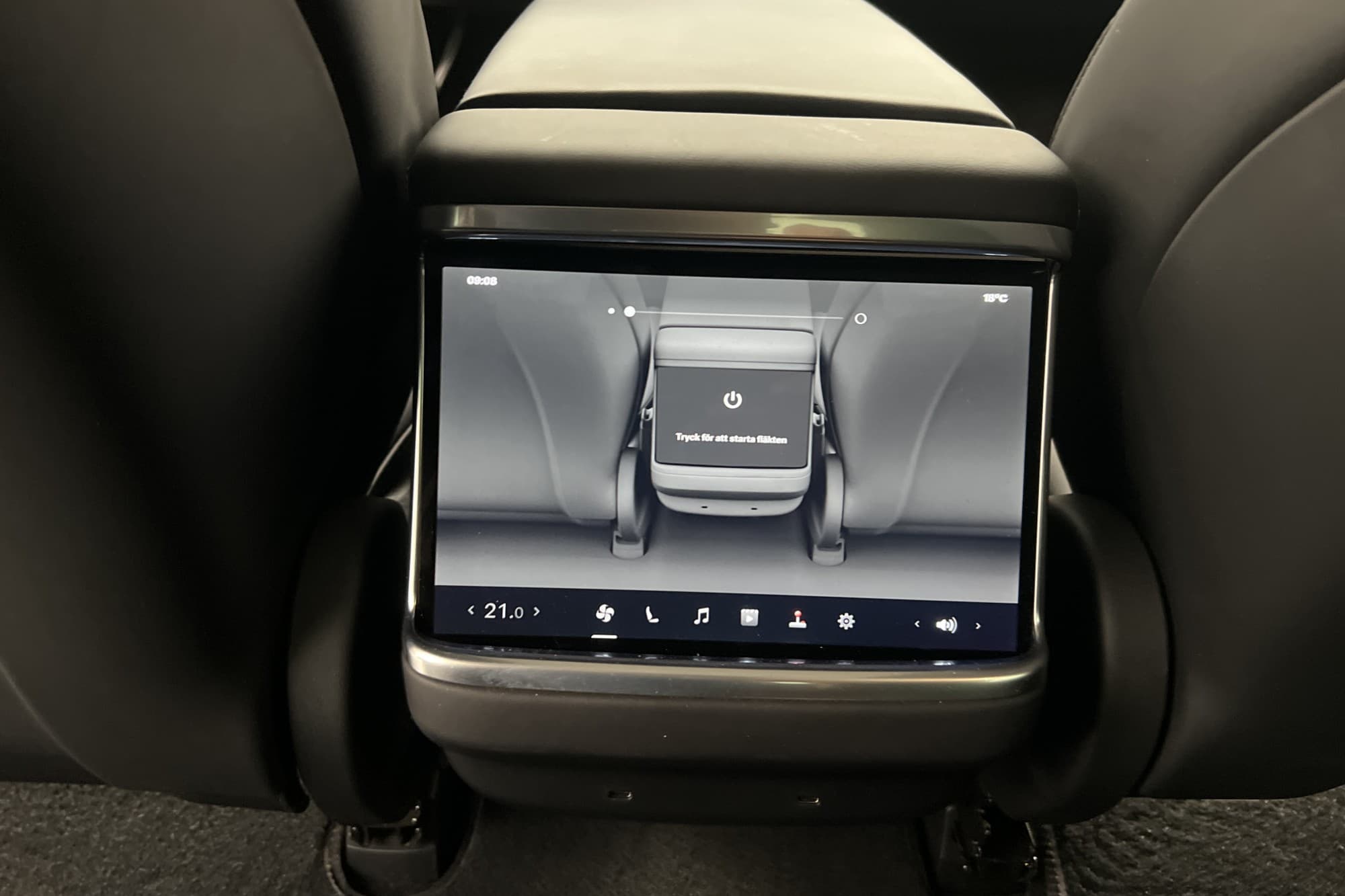 Tesla Model S Plaid 1020hk Svensksåld Yoke Autopilot Luft