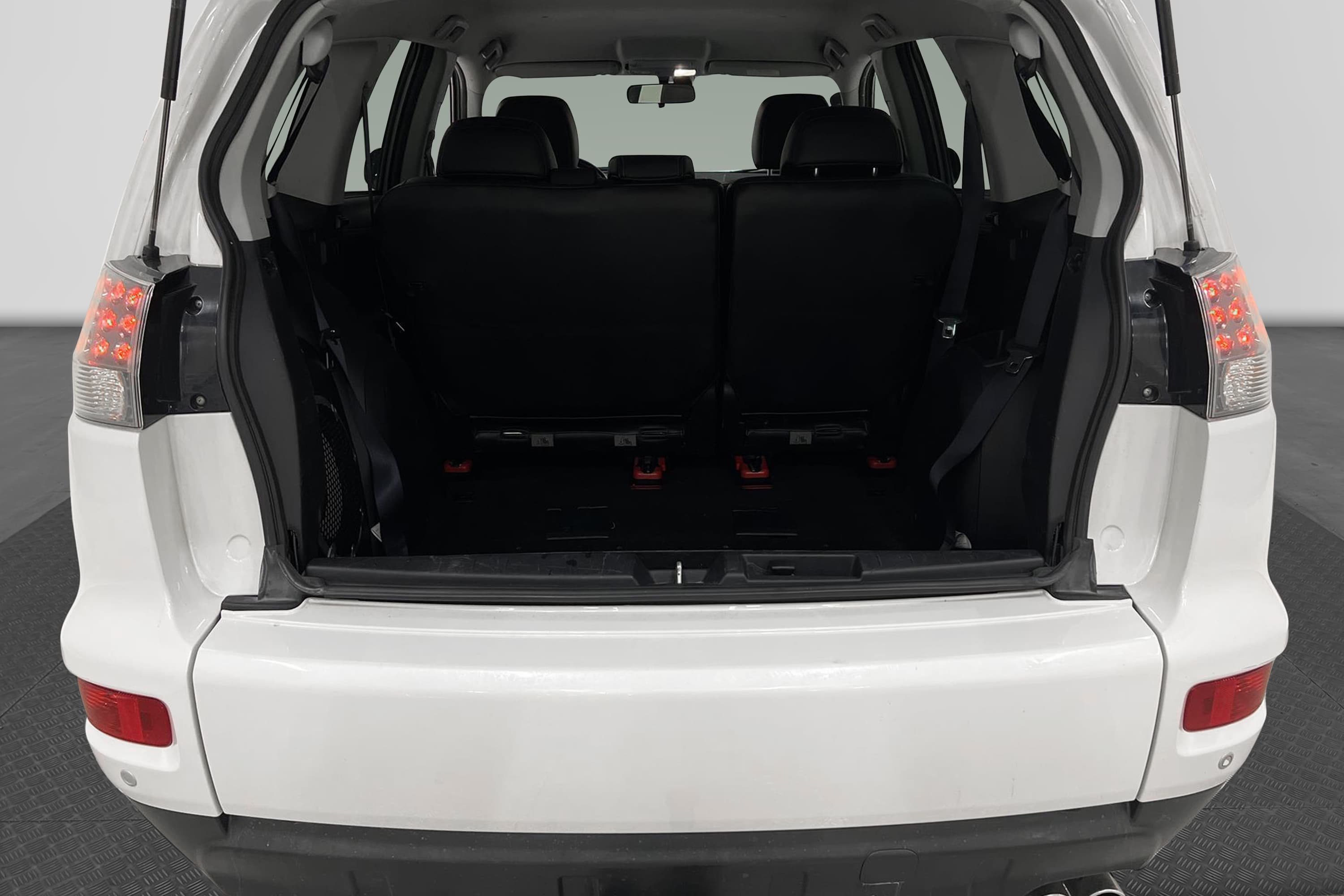 Mitsubishi Outlander 2.2 Di-D 4WD 156hk 7-sits Värmare Drag