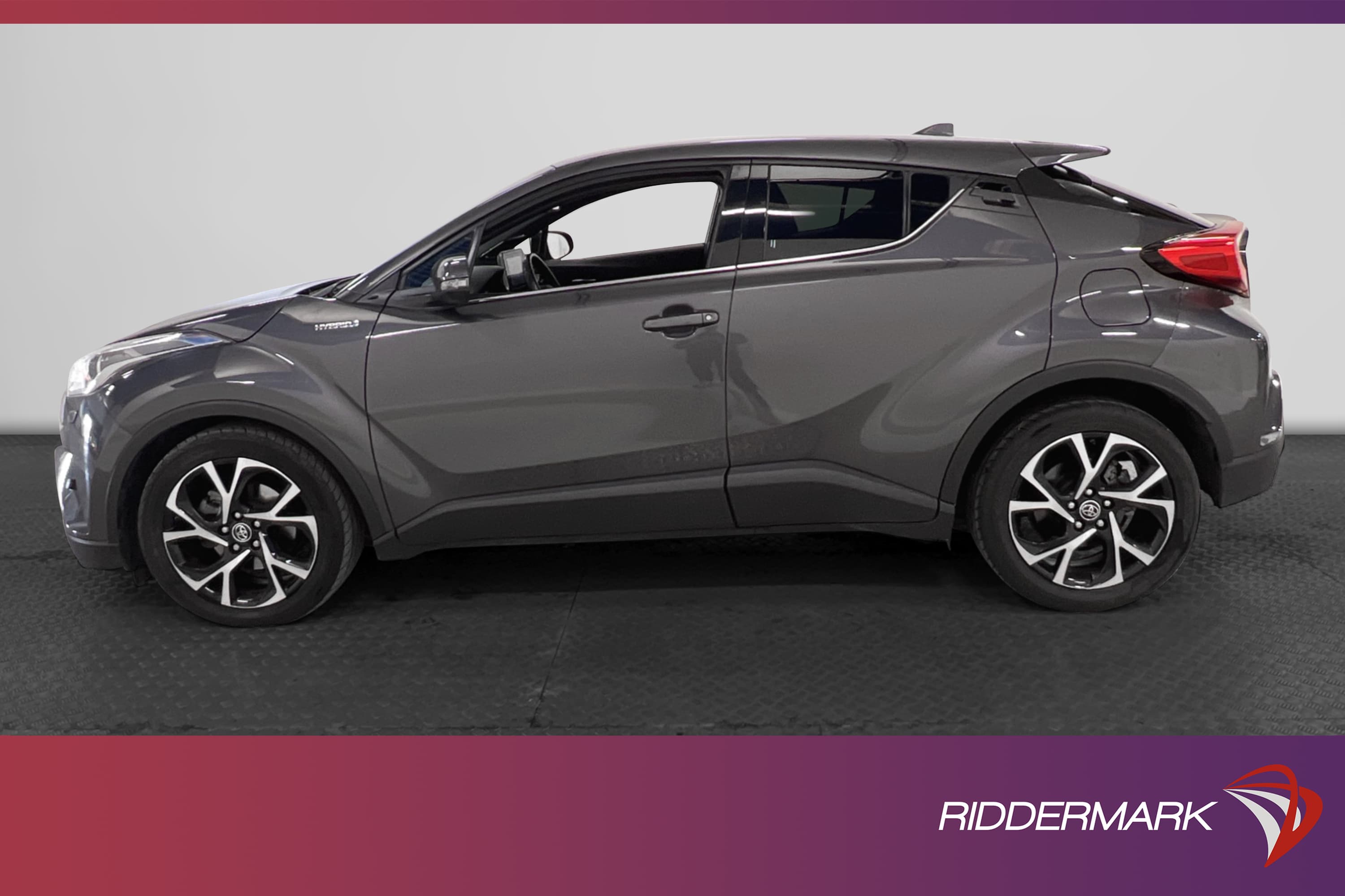 Toyota C-HR Hybrid CVT 122hk