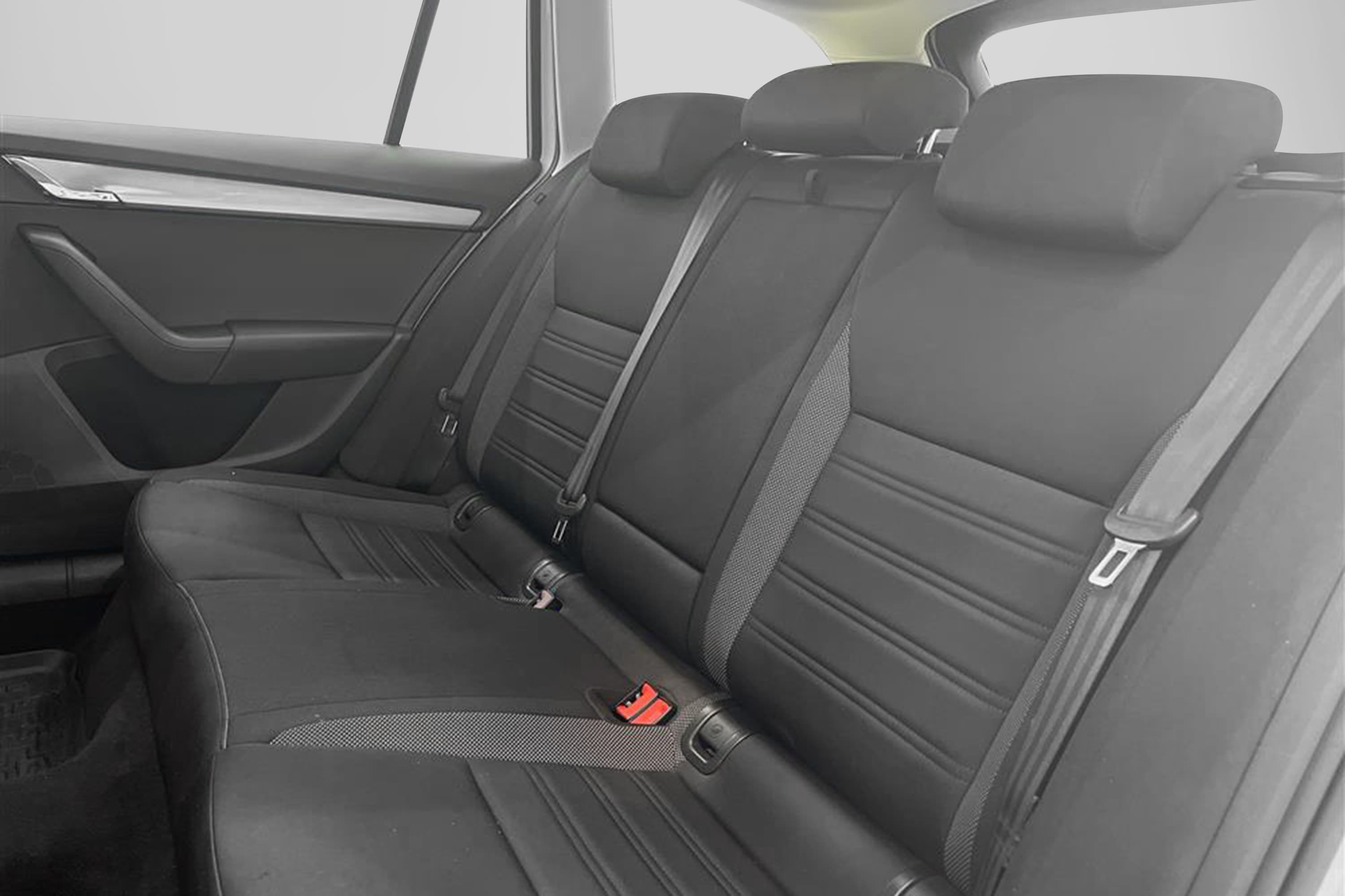 Skoda Octavia 2.0 TDI 150hk 4x4 M-värm Bluetooth 0.49l/milinteriör