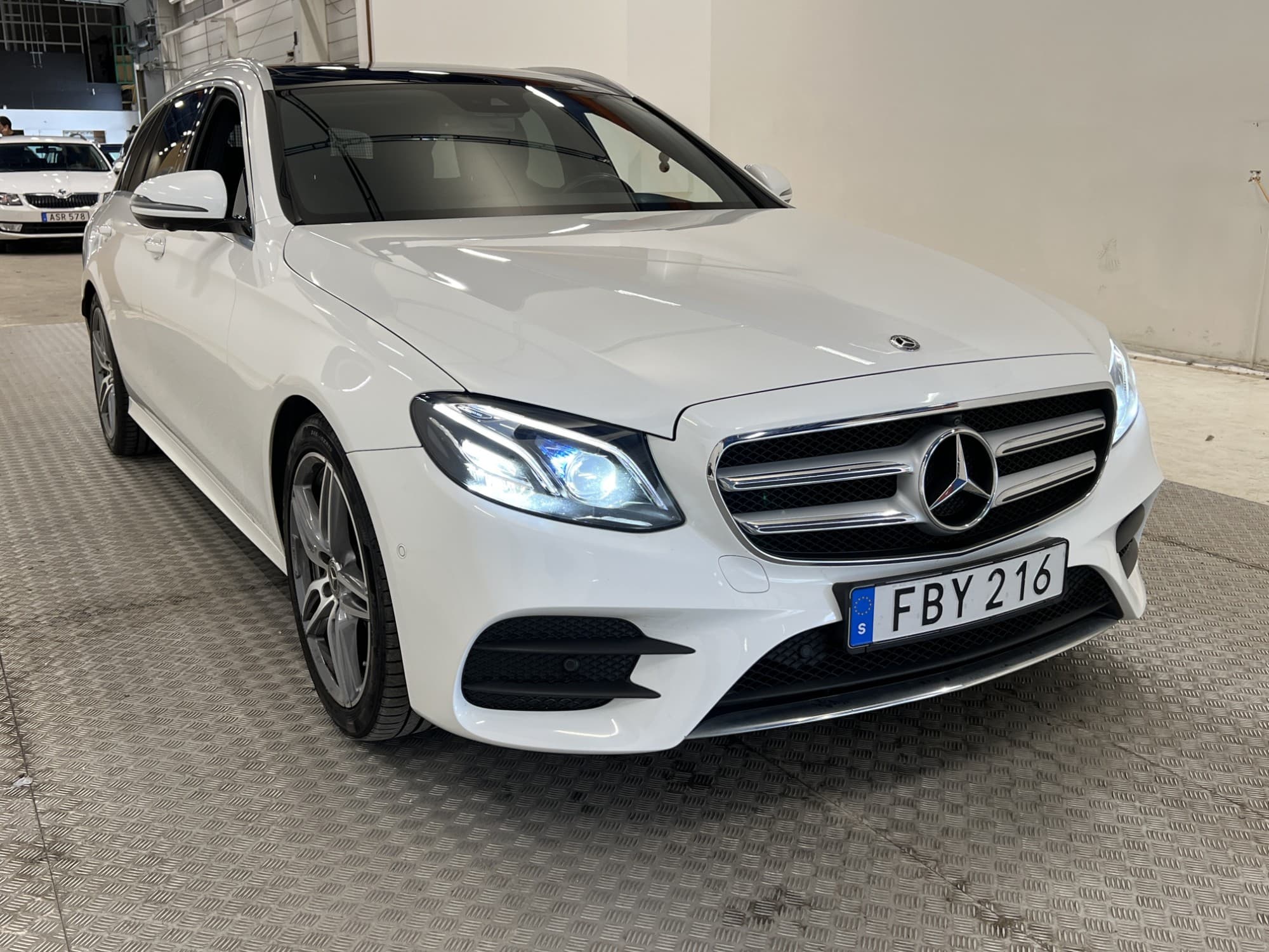 Mercedes-Benz E 220 T d 194hk