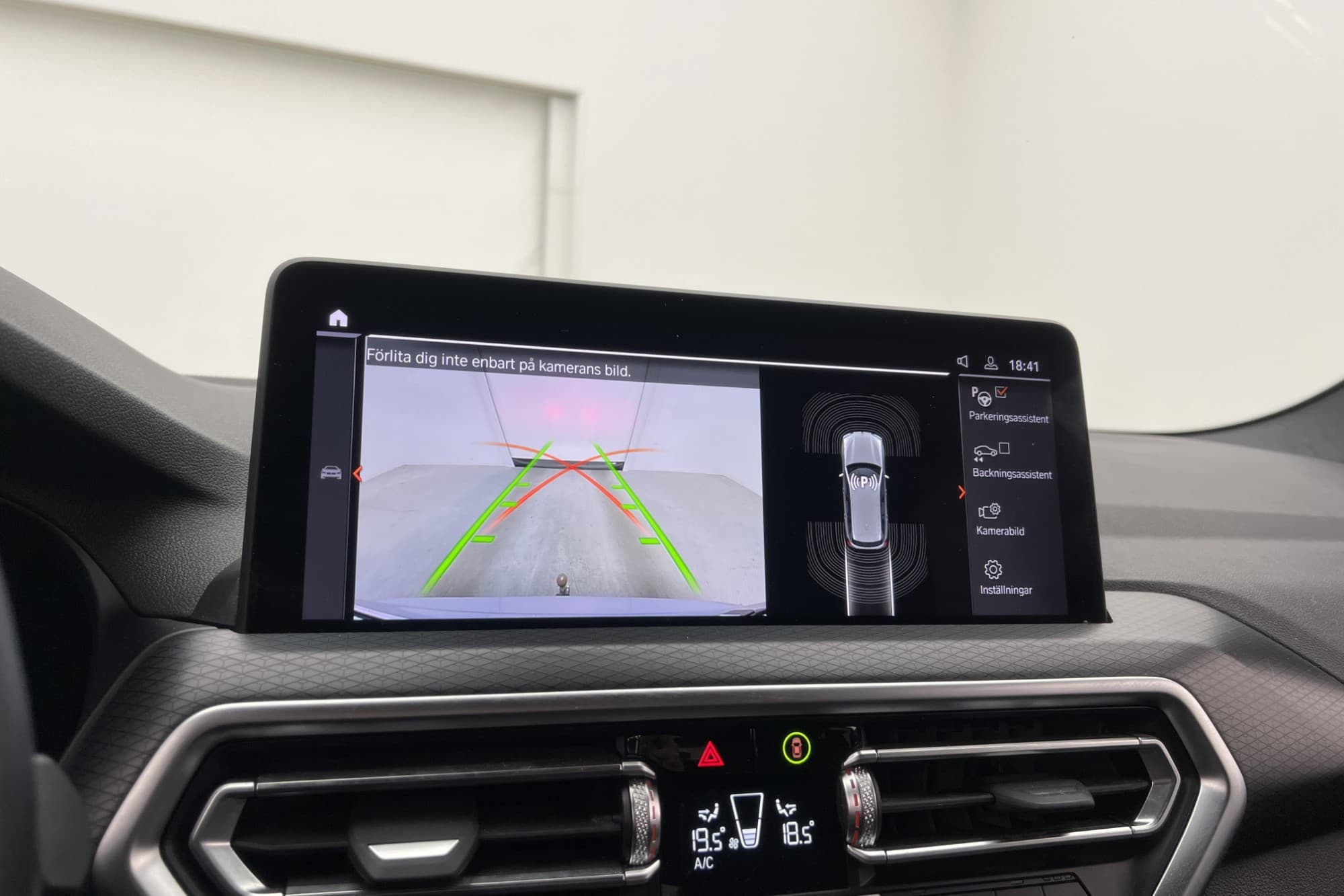 BMW X3 xDrive30e 292hk M Sport PVärm Kamera Drag HiFi MOMS