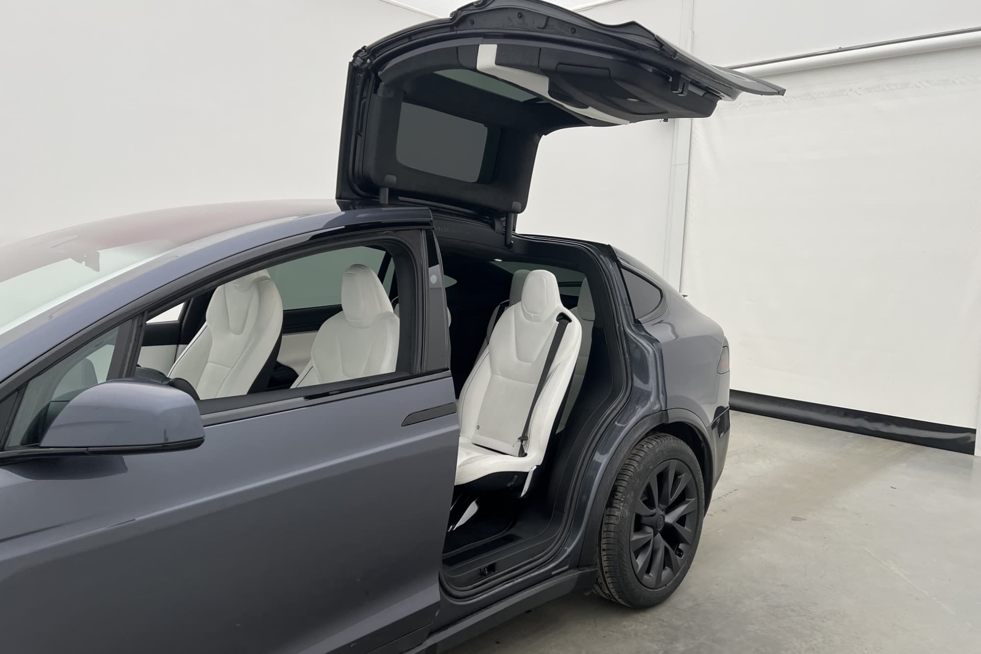 Tesla Model X Plaid 1020hk 6 Sits Ljus Interiör Drag MOMS