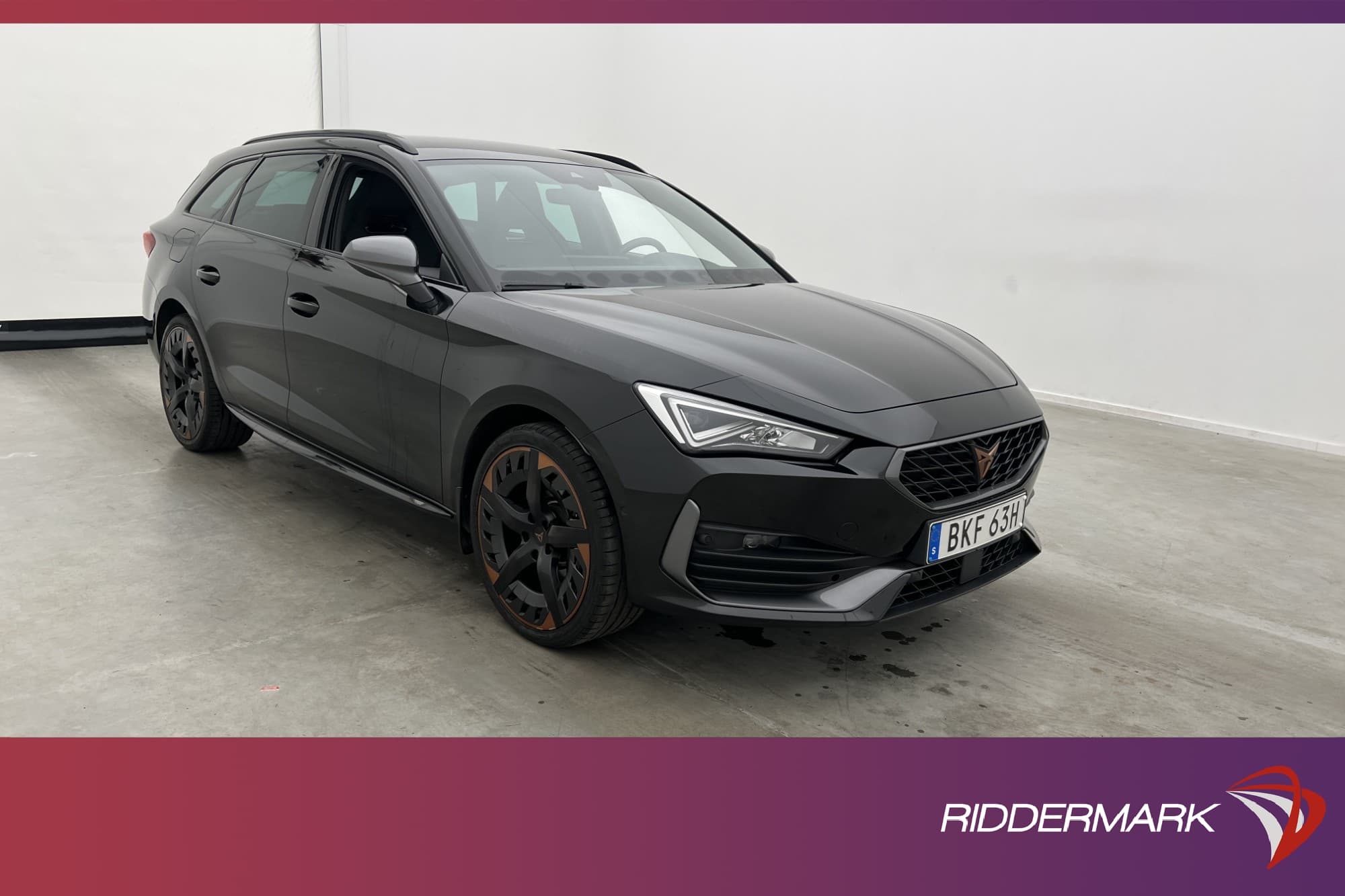 CUPRA Leon Sportstourer e-Hybrid Cockpit Kamera Drag CarPlay