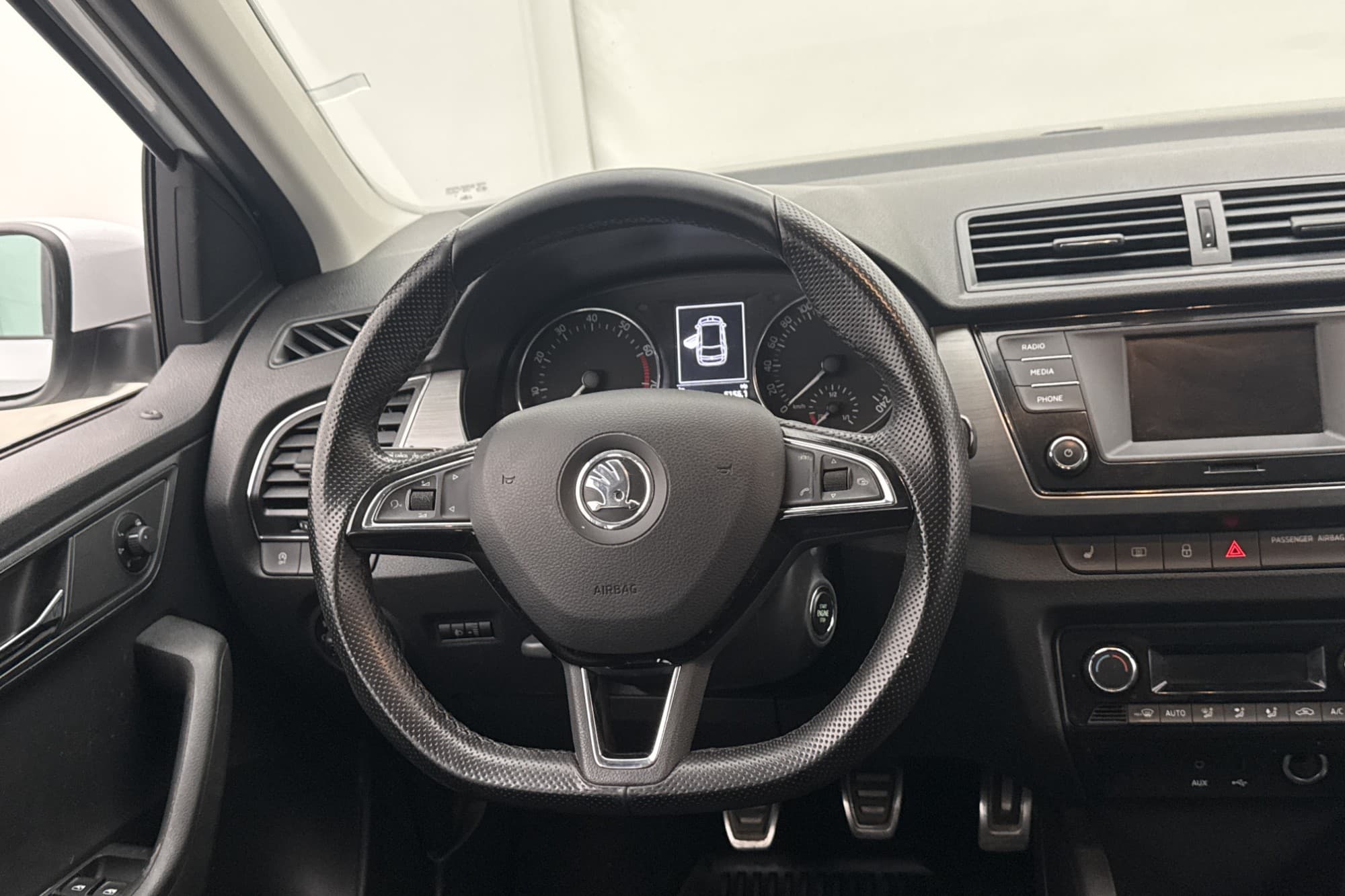Skoda Fabia Kombi 1.2 TSI 90hk Style Låg Skatt Få Brukare