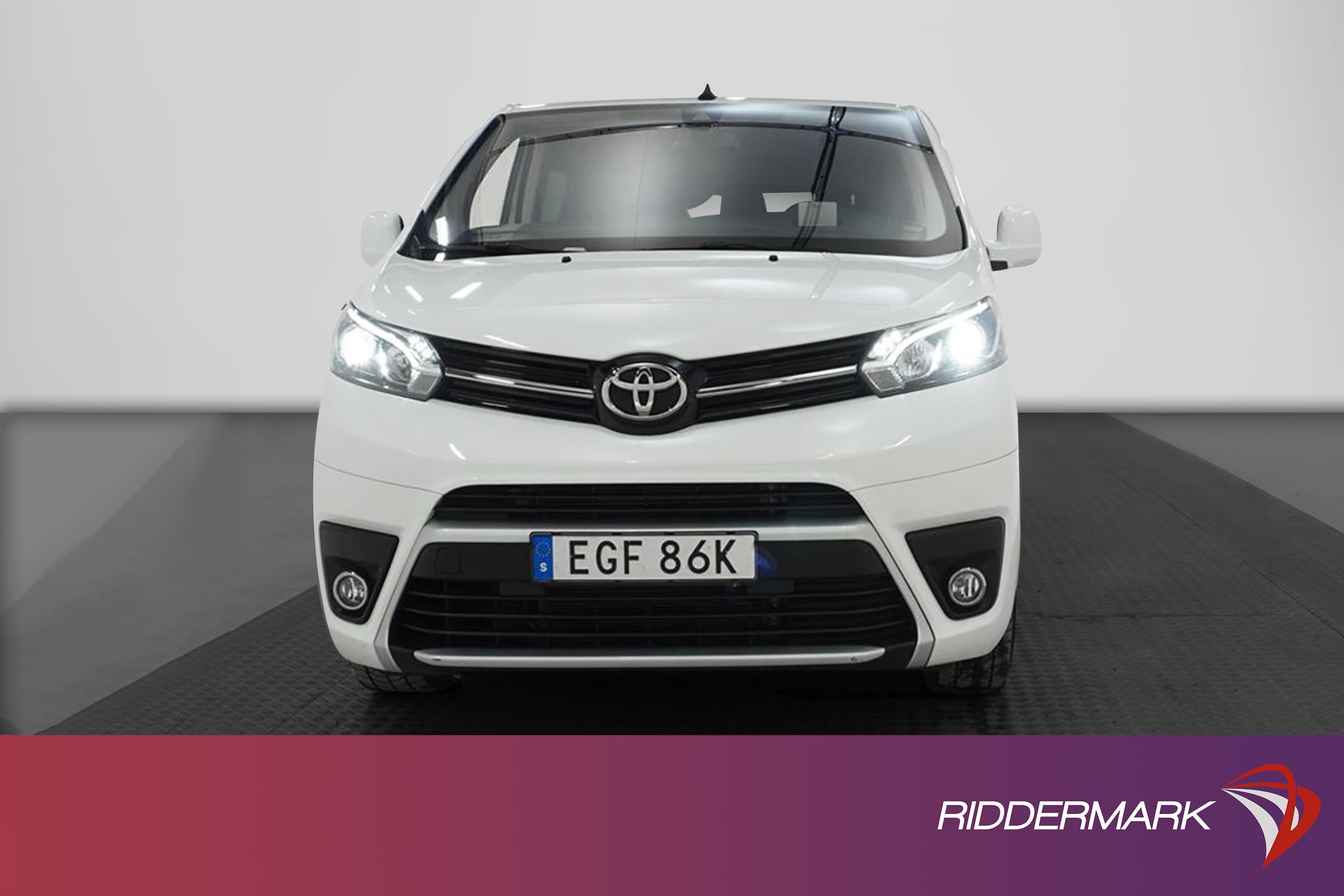Toyota ProAce Verso 75kWh Aut 8-sits HUD Navi L3 Drag Moms