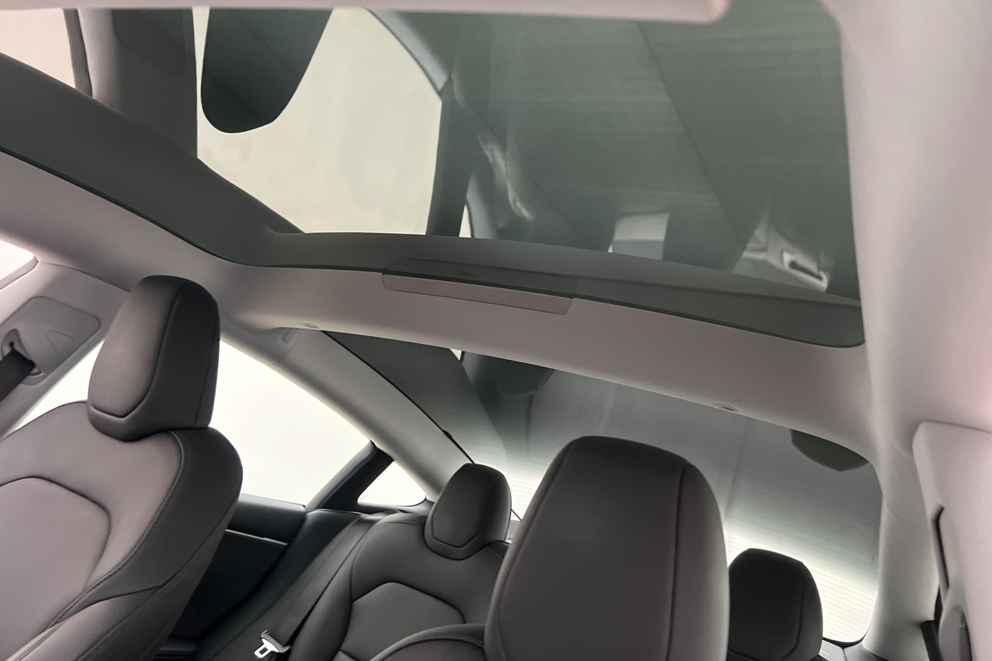 Tesla Model 3 Long Range AWD Svensksåld Autopilot MOMS