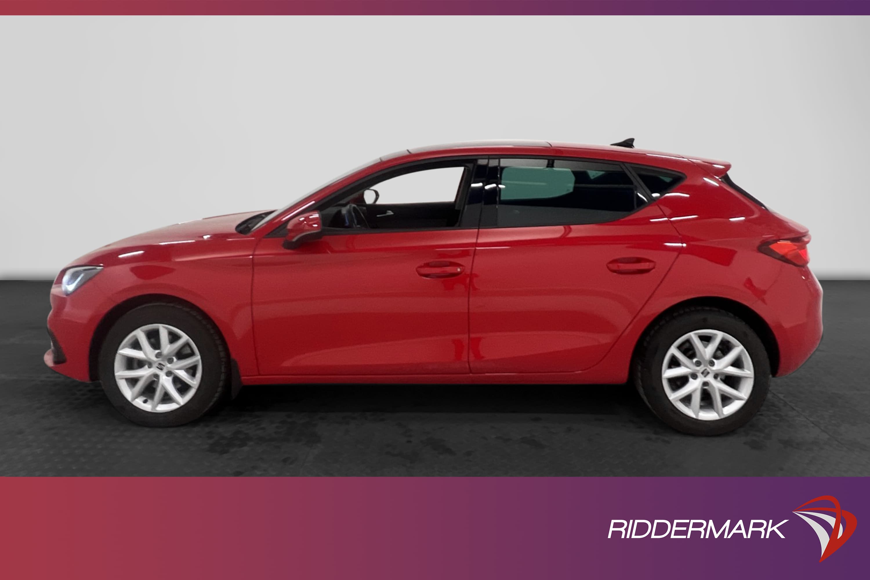 SEAT Leon 1.0 TSI 110hk Style Panorama Navi P-sensor CarPlay