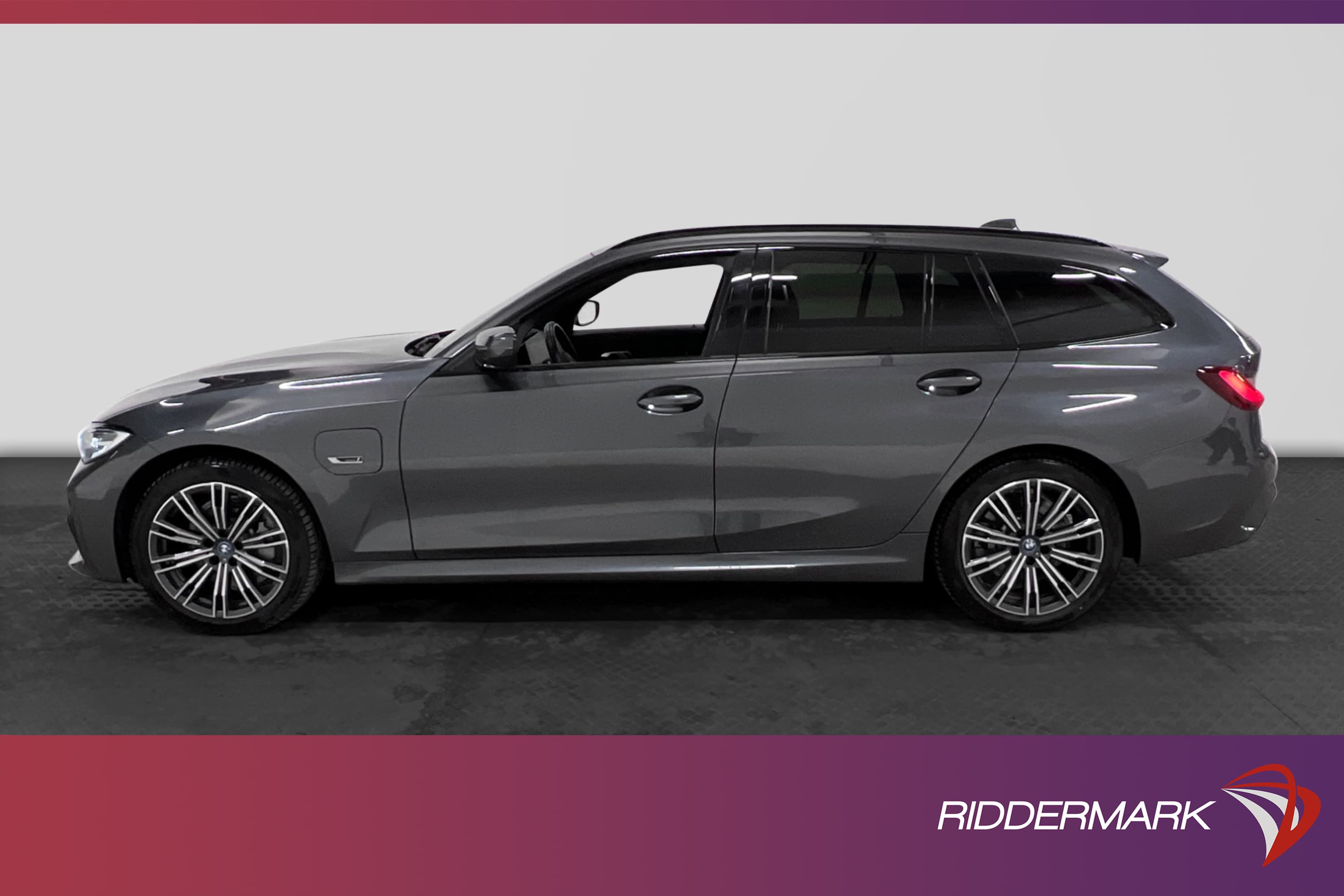 BMW 330e BMW xDrive Touring 292hk