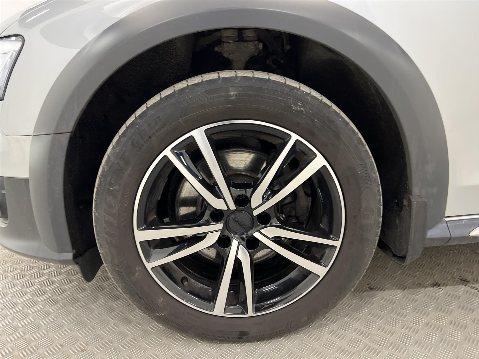 Audi A4 allroad 2.0 TDI Quattro S 177hk M-Värm Drag P-Sensor